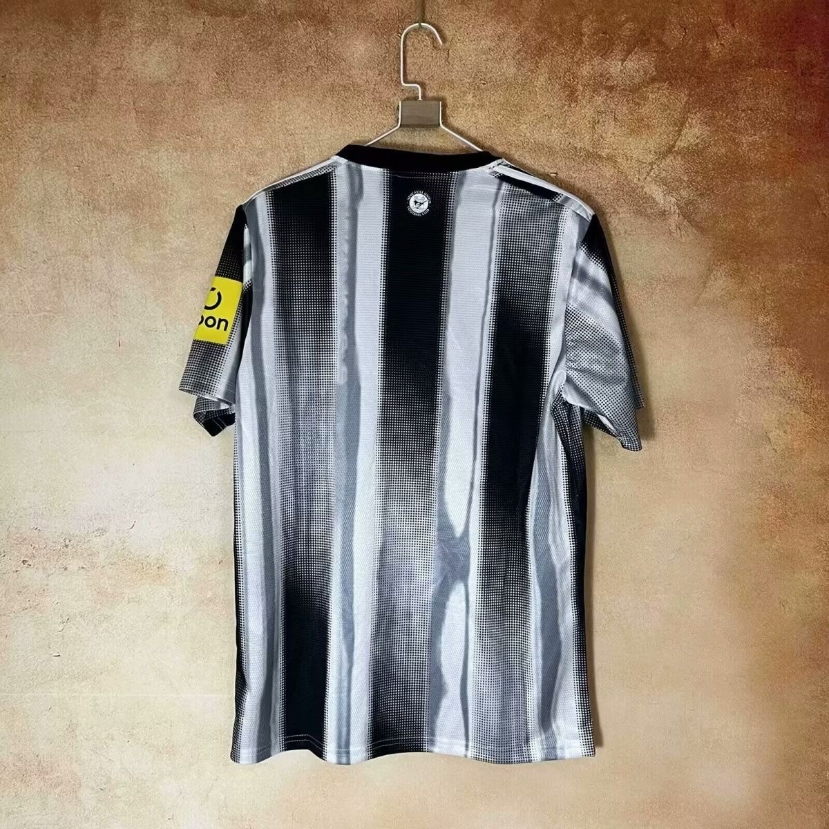 2025/2026 Newcastle United TrainingWear Football Shirt 1:1 Thai Quality