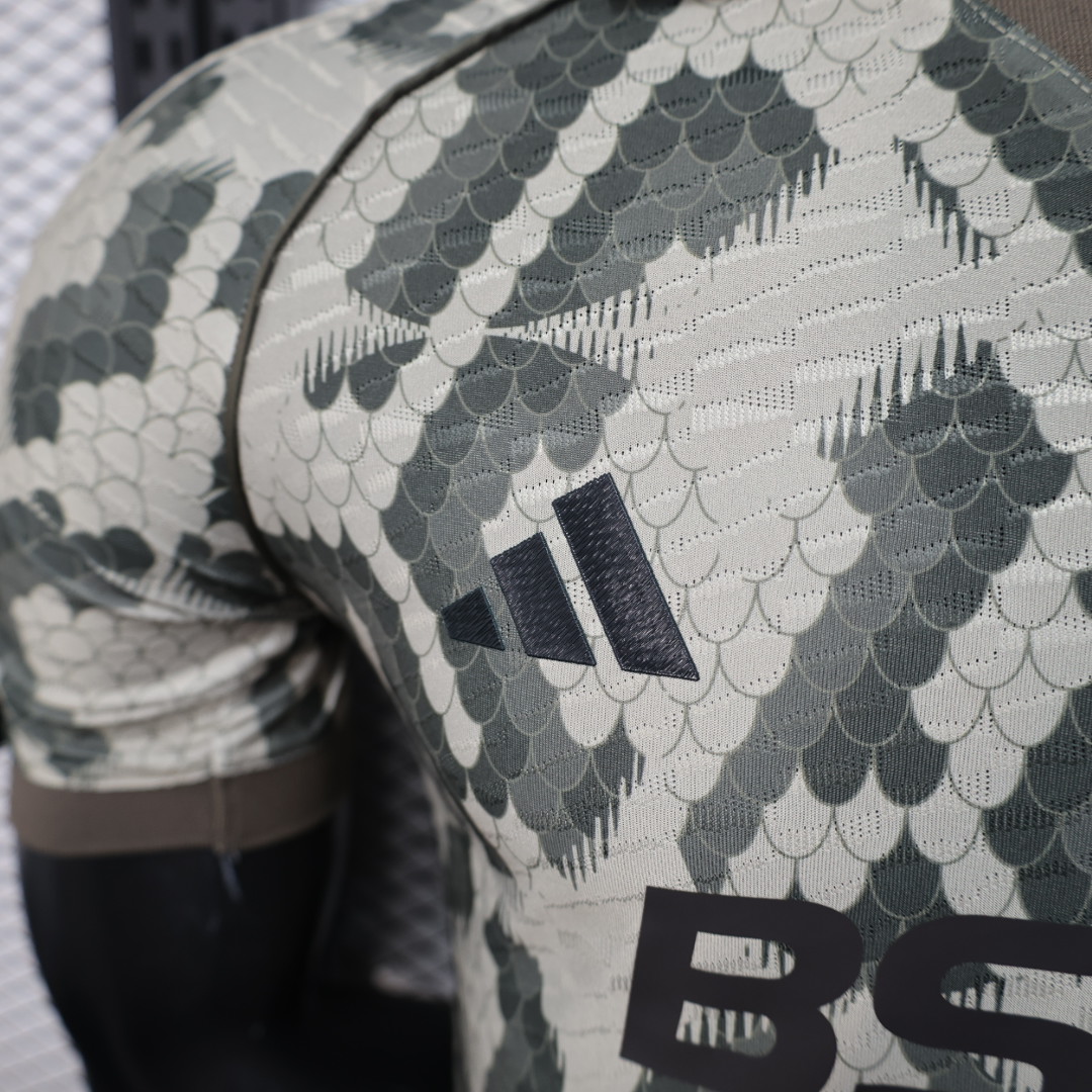 2025/2026 Player Version Bayern Munchen  Special Edition Football Shirt