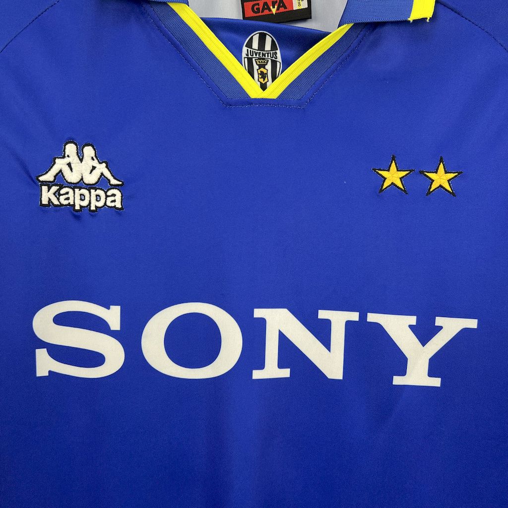 1996/1997 Retro Juventus Away Football Shirt