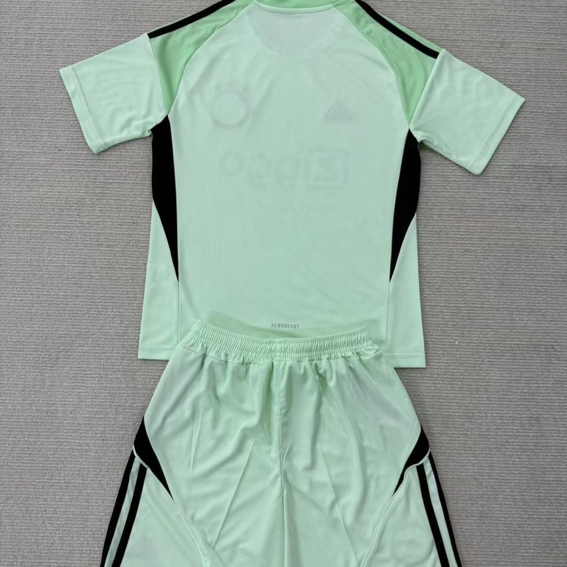 2025/2026 Ajax Goalkeeper FootballShirt Kids size 1:1 Thai Quality