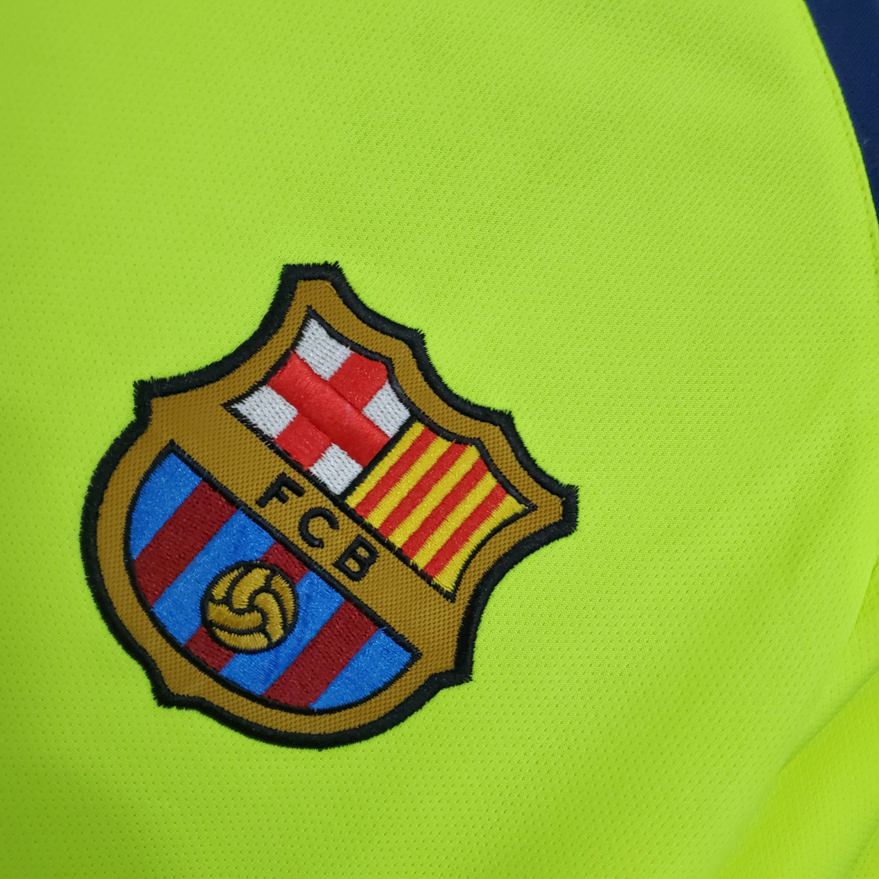 2005/2006 Retro Barcelona Away Football Shirt