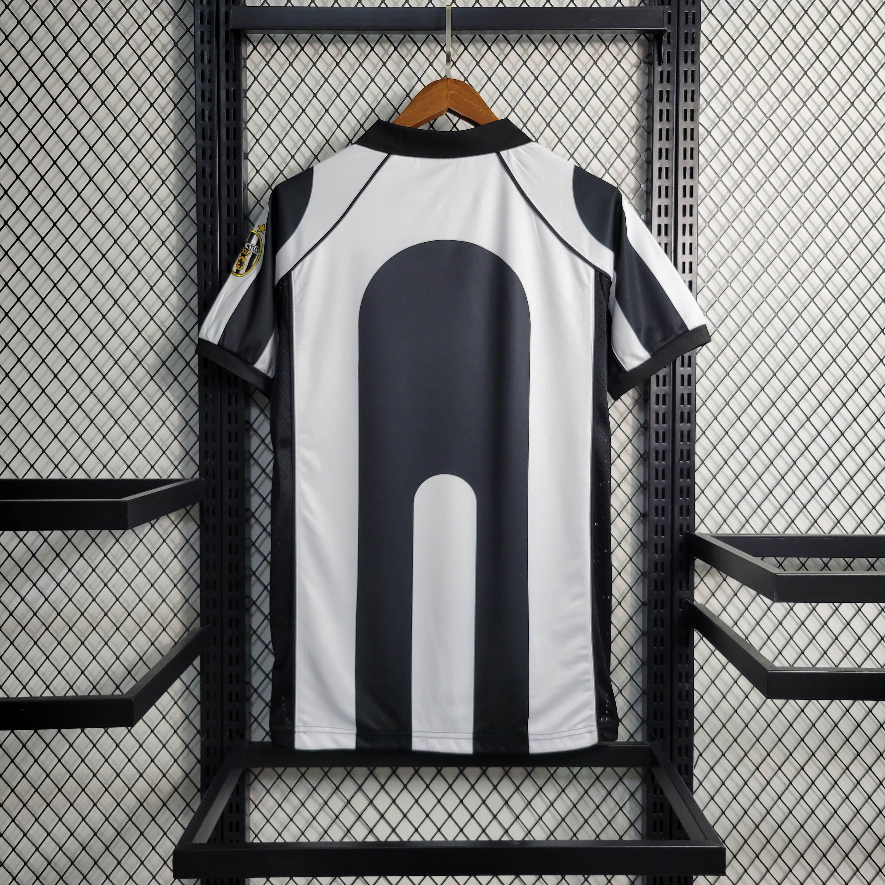 1997/1998 Retro Juventus Home Football Shirt
