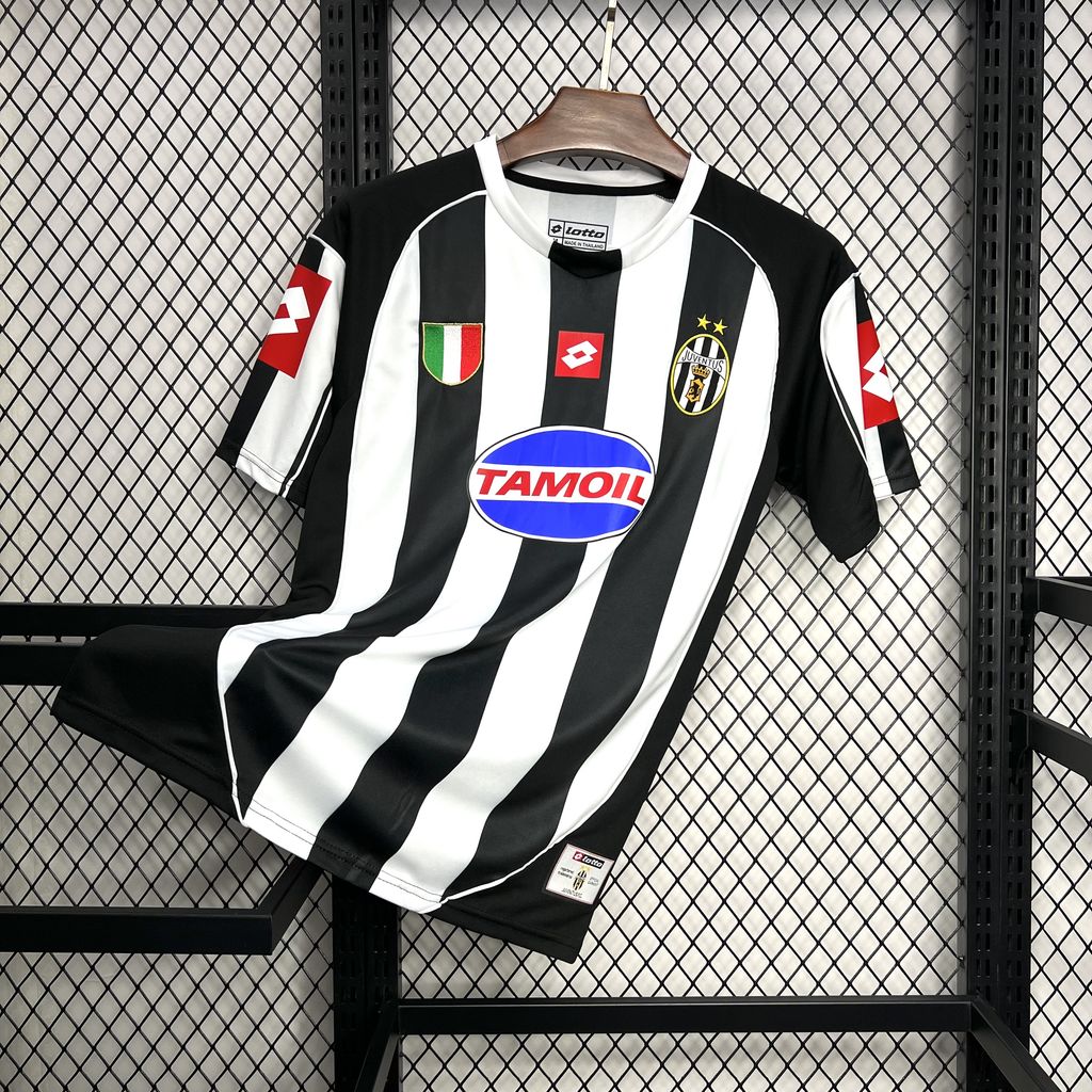 2002/2003 Retro Juventus Home Football Shirt