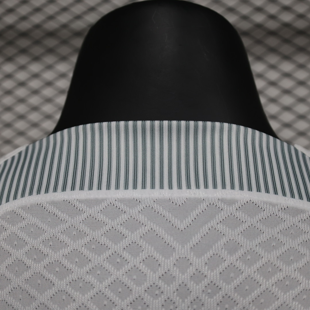 2024/2025 Player Version Paris Saint-Germain Pre-Match Third Football Shirt