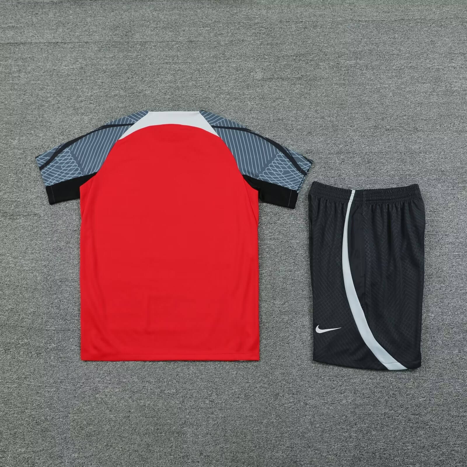 2024/2025 Liverpool Training Wear Red Suit Shirt