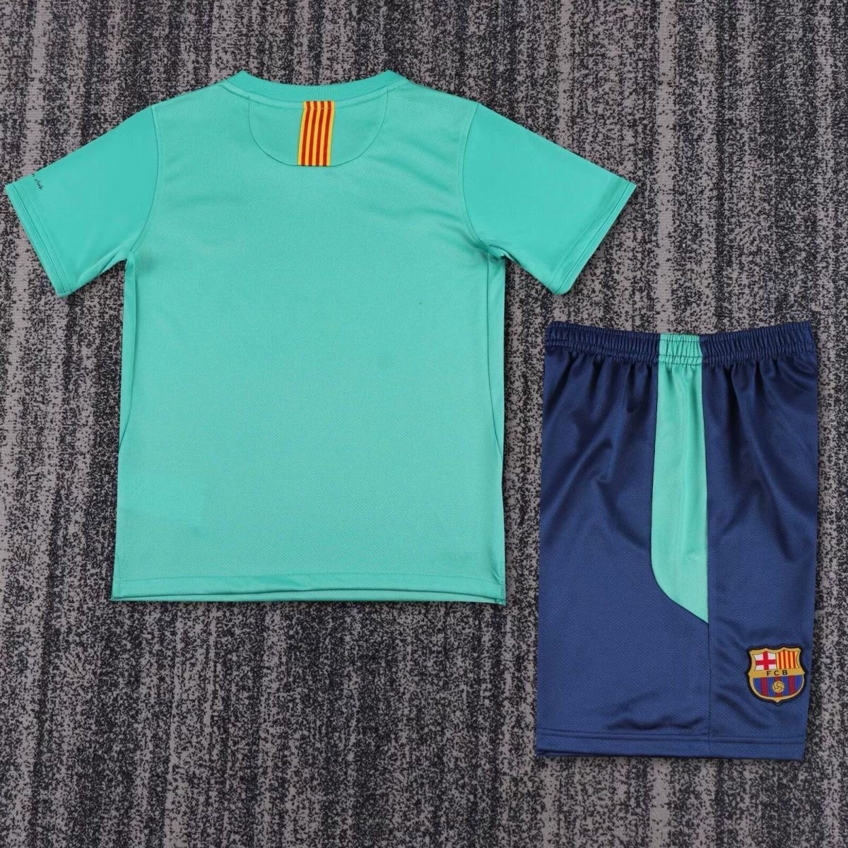 2010/2011 Retro Barcelona Away FootballShirt Kids size 1:1 Thai Quality