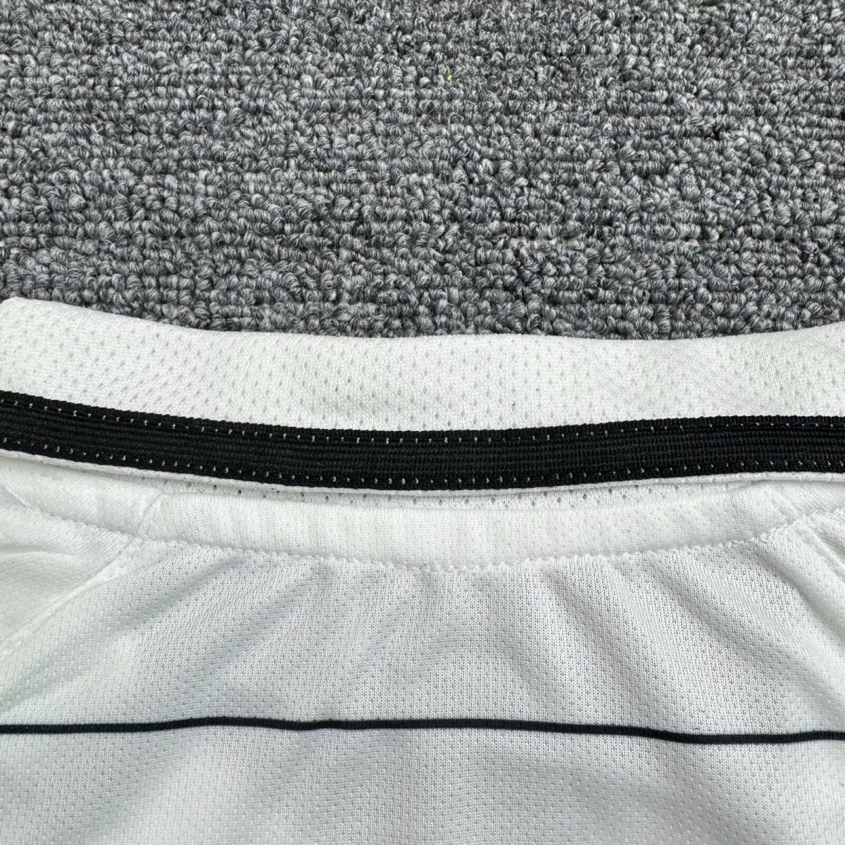 2003/2005 Retro Manchester UnitedAway Football Shirt kids Size