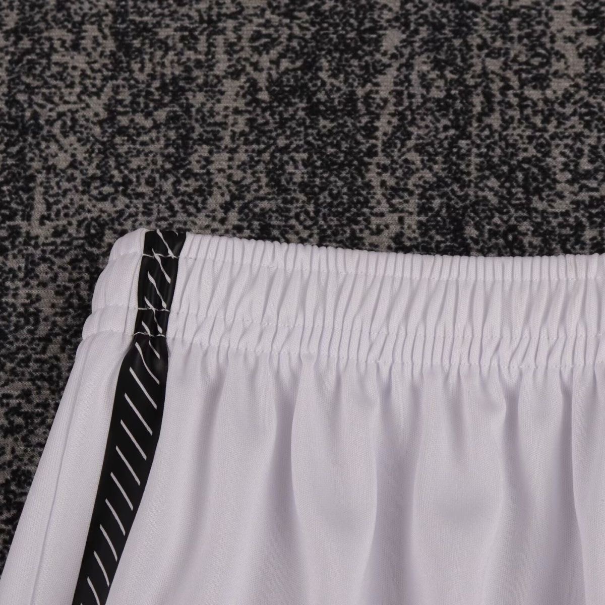 2010/2011 Retro Manchester UnitedHome Football Shirt Kids Size