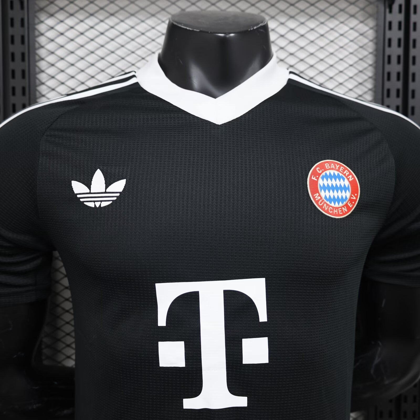 2024/2025 Player Version Bayern Munchen Goalkeeper Football Shirt