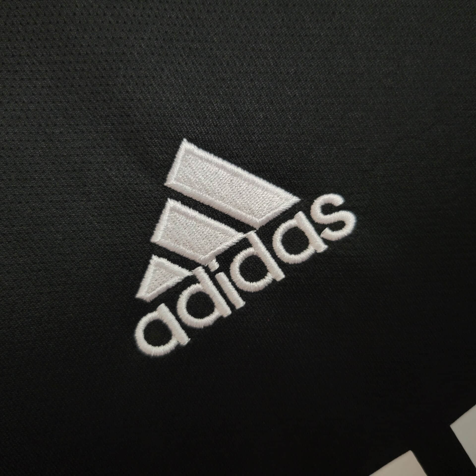 2004/2005 Retro Real Madrid Away Football Shirt