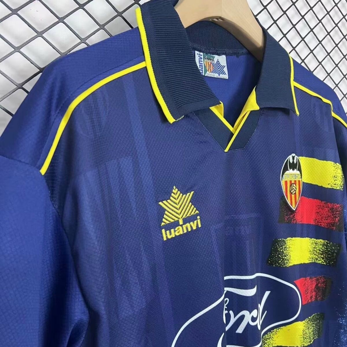 1996/1997 Retro Valencia Away FootballShirt 1:1 Thai Quality