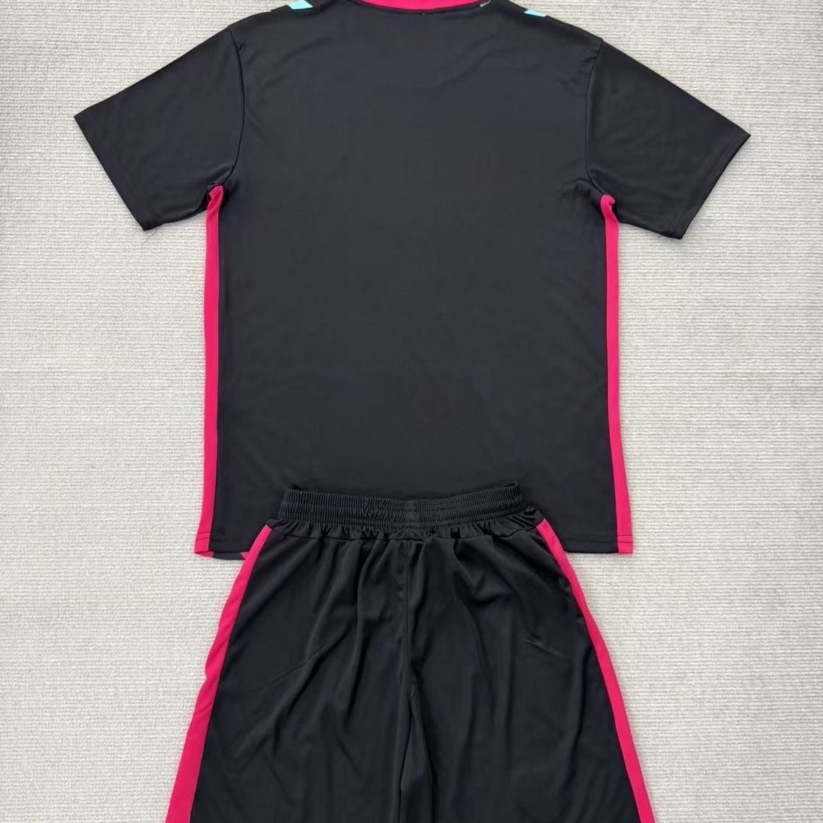 2025/2026 Sunderland Goalkeeper Football Shirt Kids Size 1:1 Thai Quality