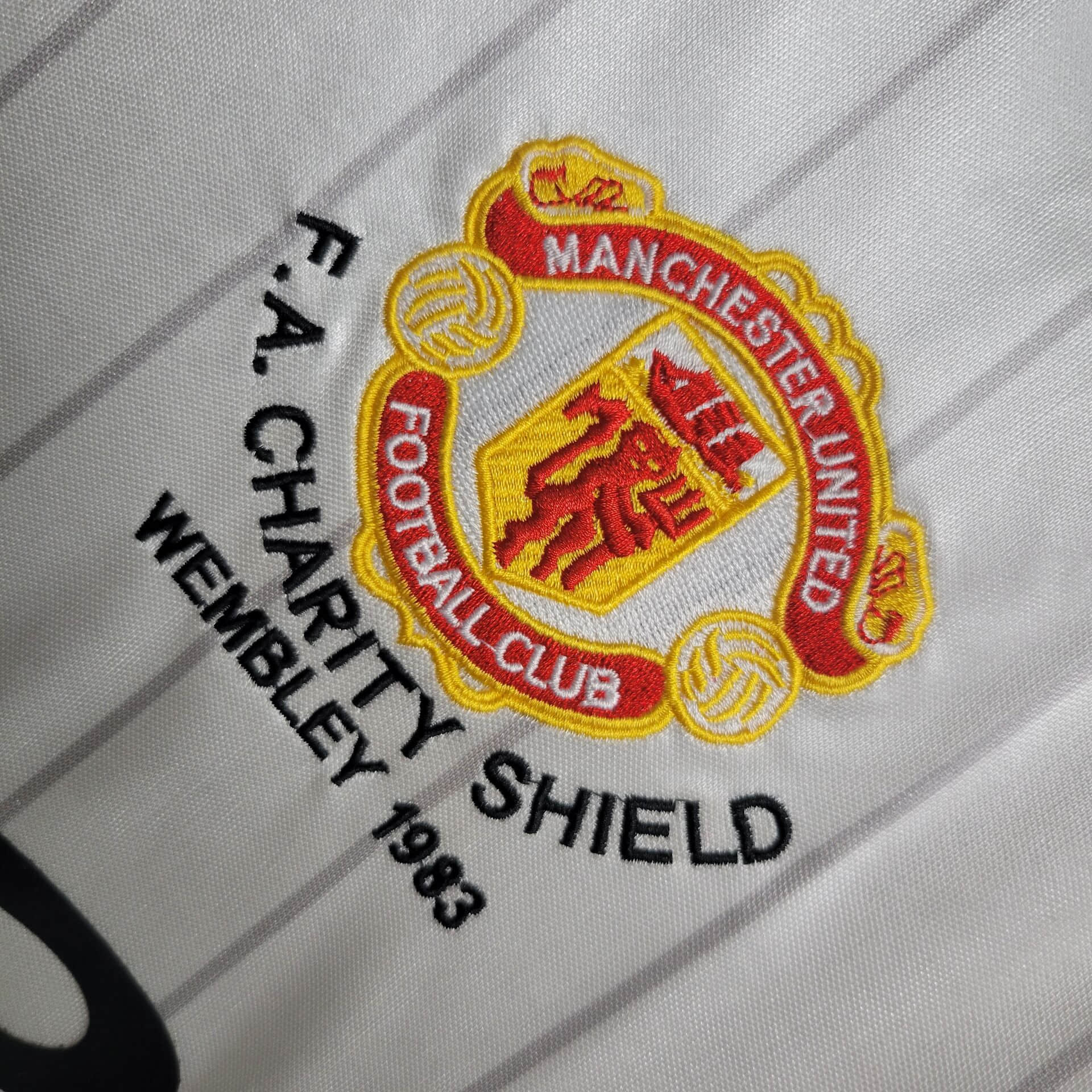 1983 Retro Manchester United Away Football Shirt
