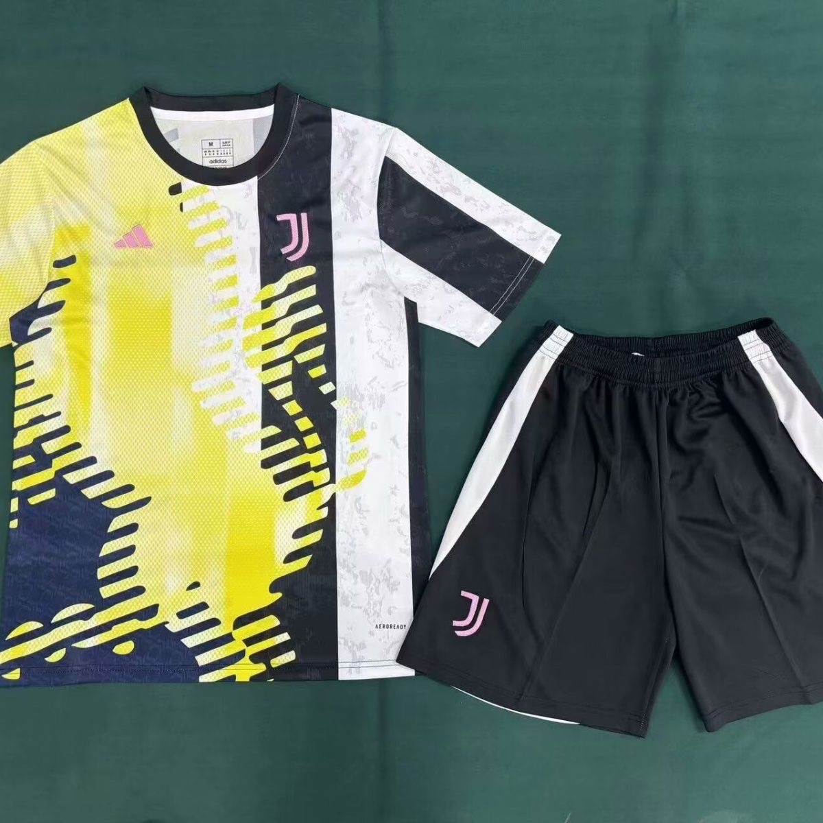 2024/2025 Juventus Training WearFootball shirt Kids size 1:1 Thai Quality