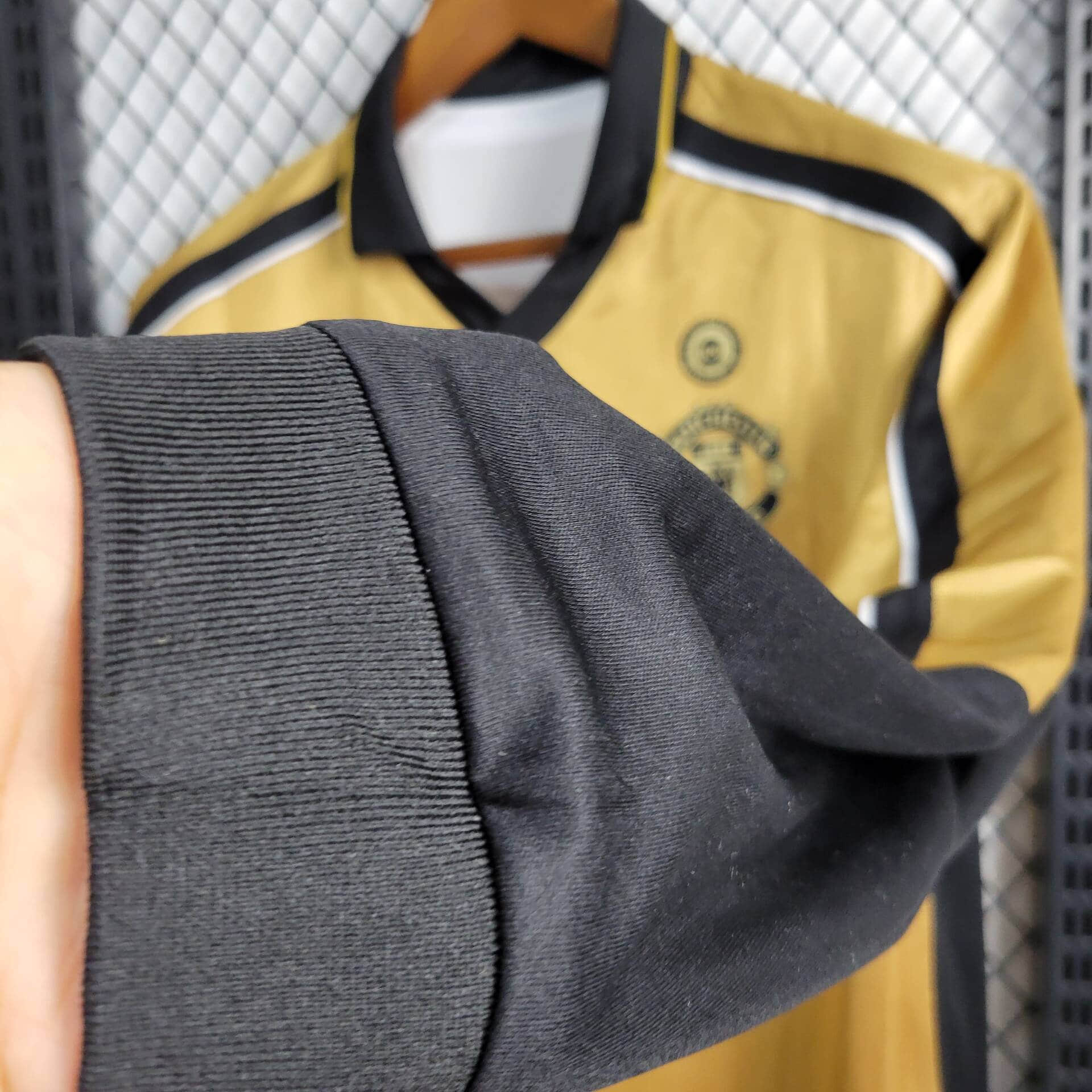 2001/2002 Retro Long Sleeve Manchester United Centenary Season Reversible Football Shirt