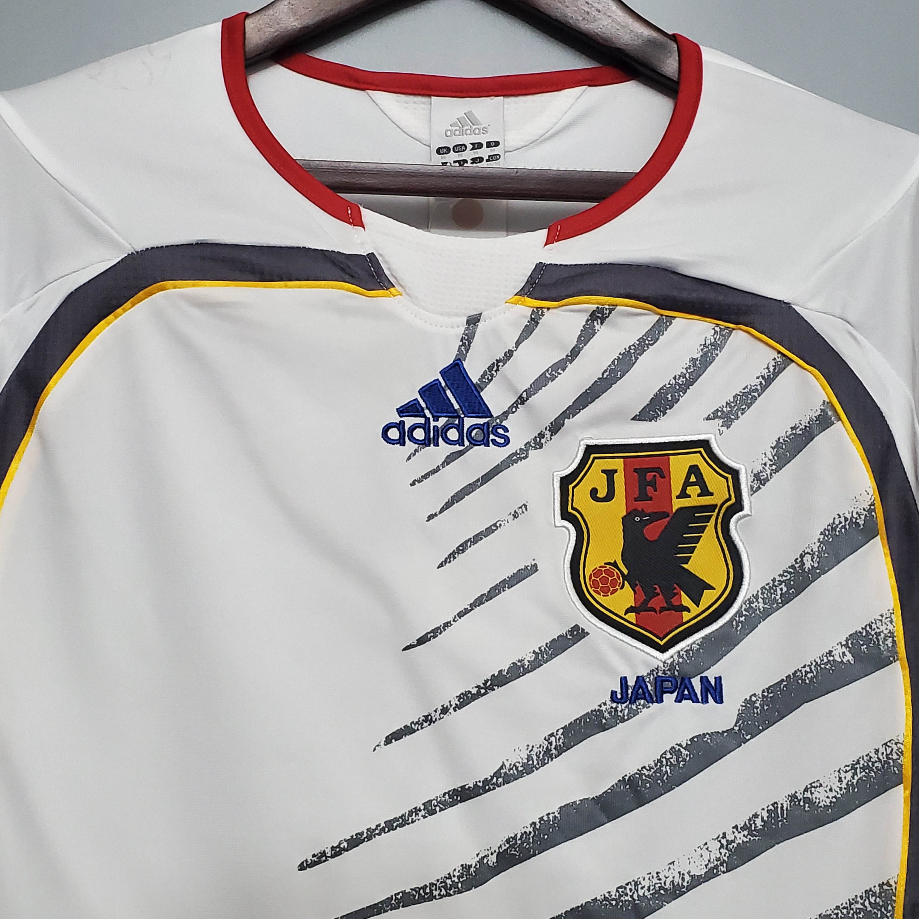 2006 Retro Japan Away Football Shirt
