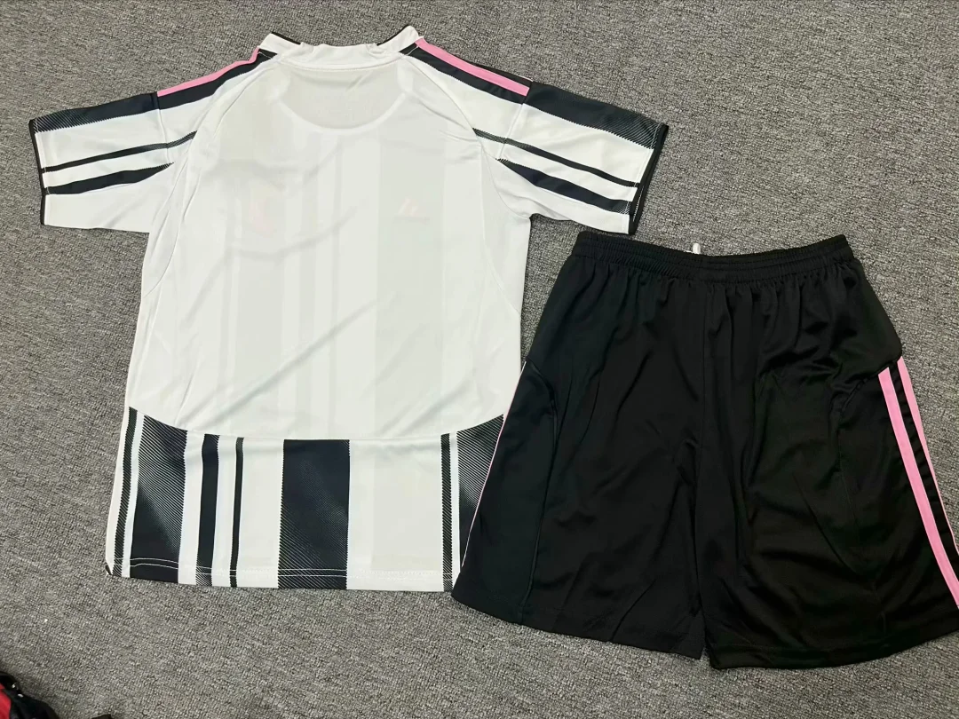 2025/2026 Juventus Home FootballShirt Kids Size 1:1 Thai Quality
