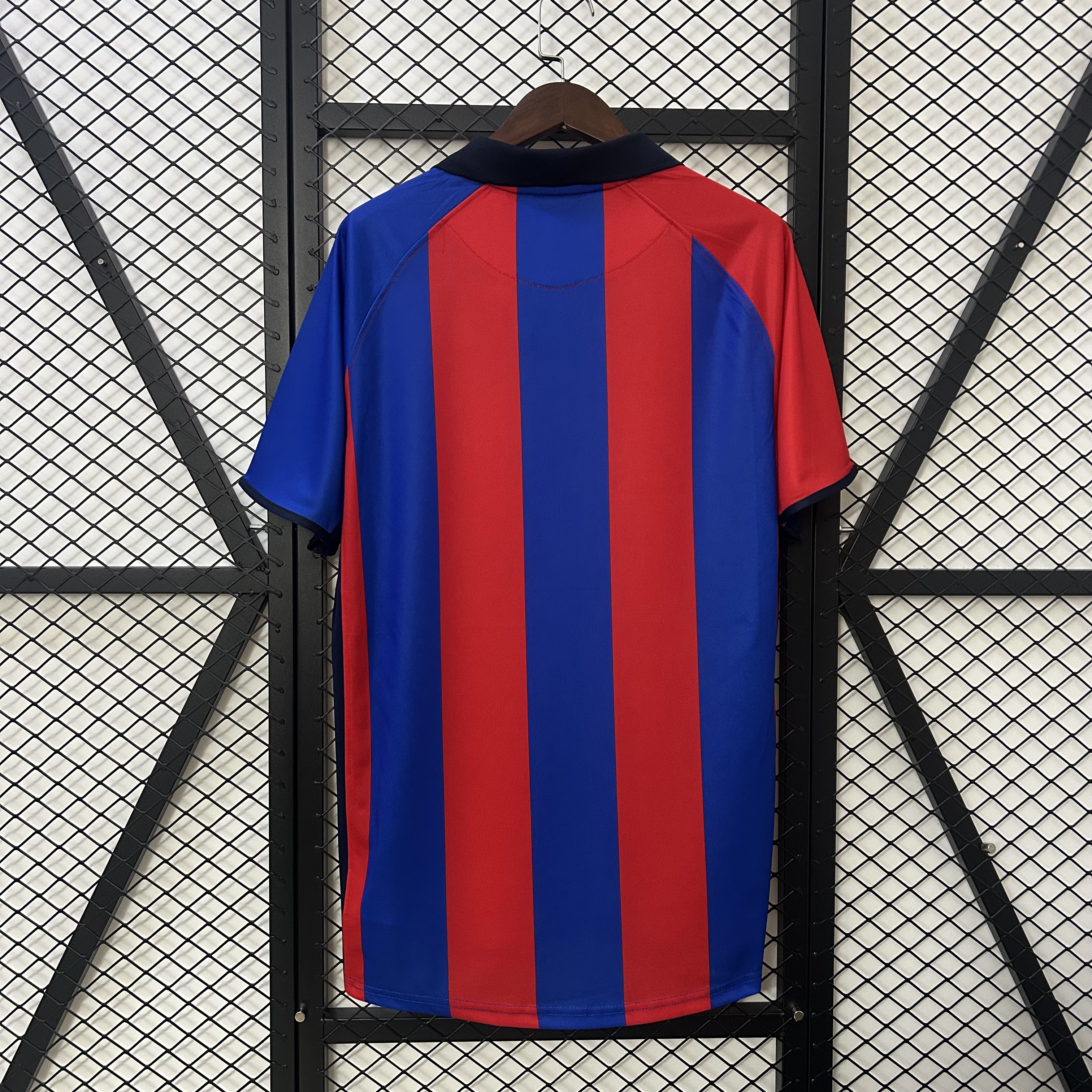 2001/2002 Retro Barcelona HomeFootball shirt 1:1 Thai Quality