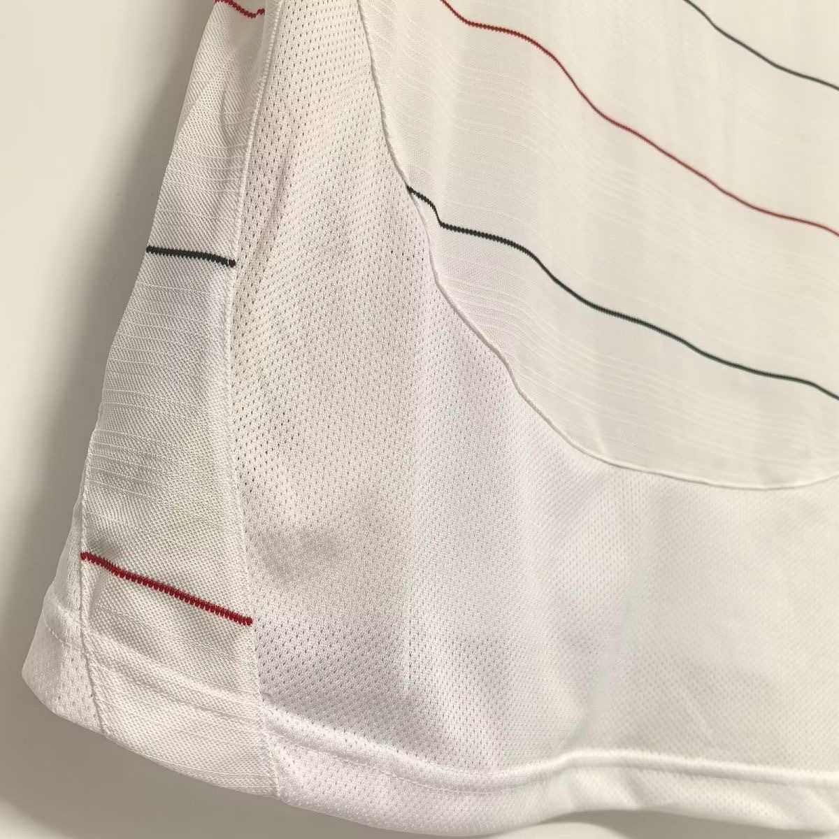 2003/2004 Retro Manchester United  Football Shirt