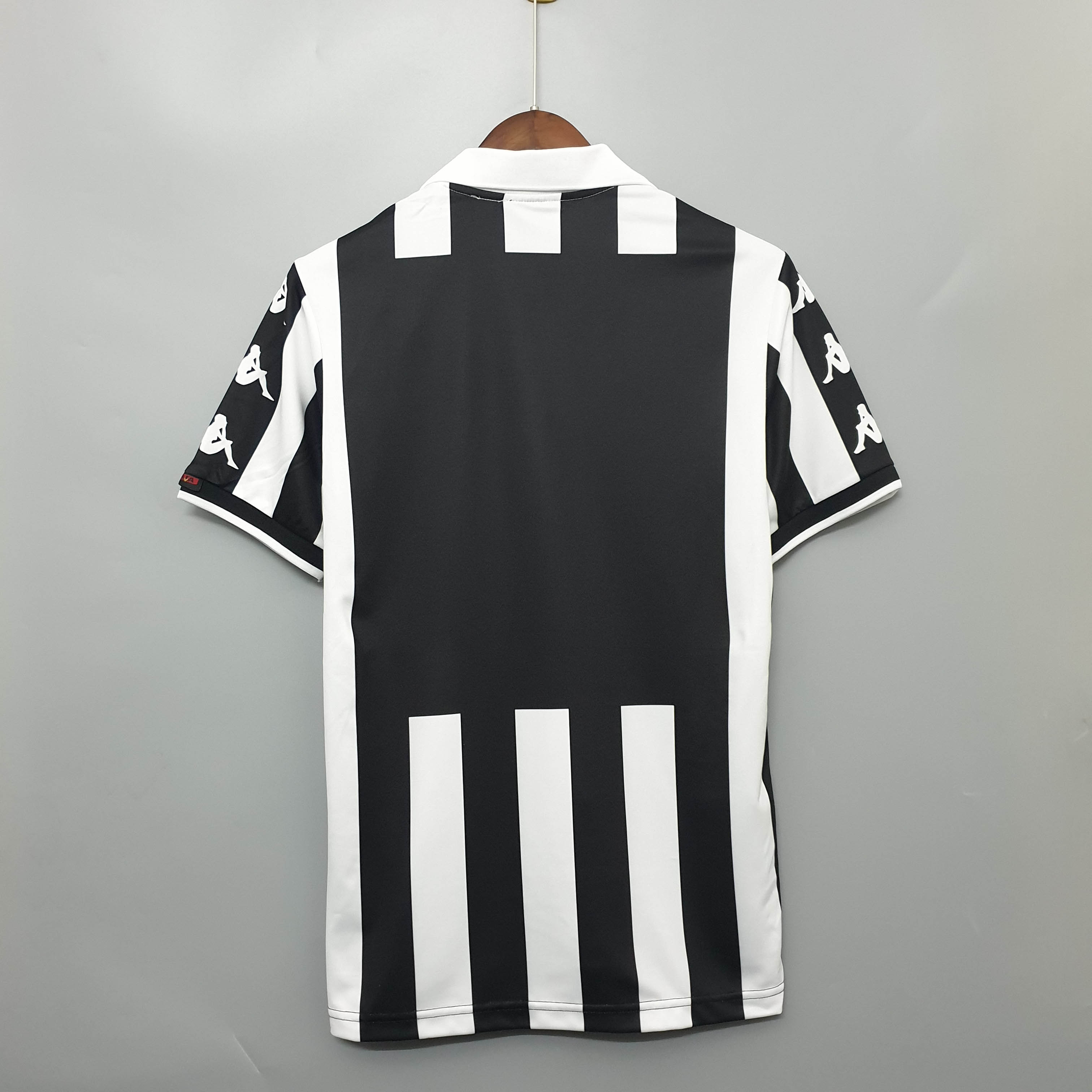 1999/2000 Retro Juventus Home Football Shirt