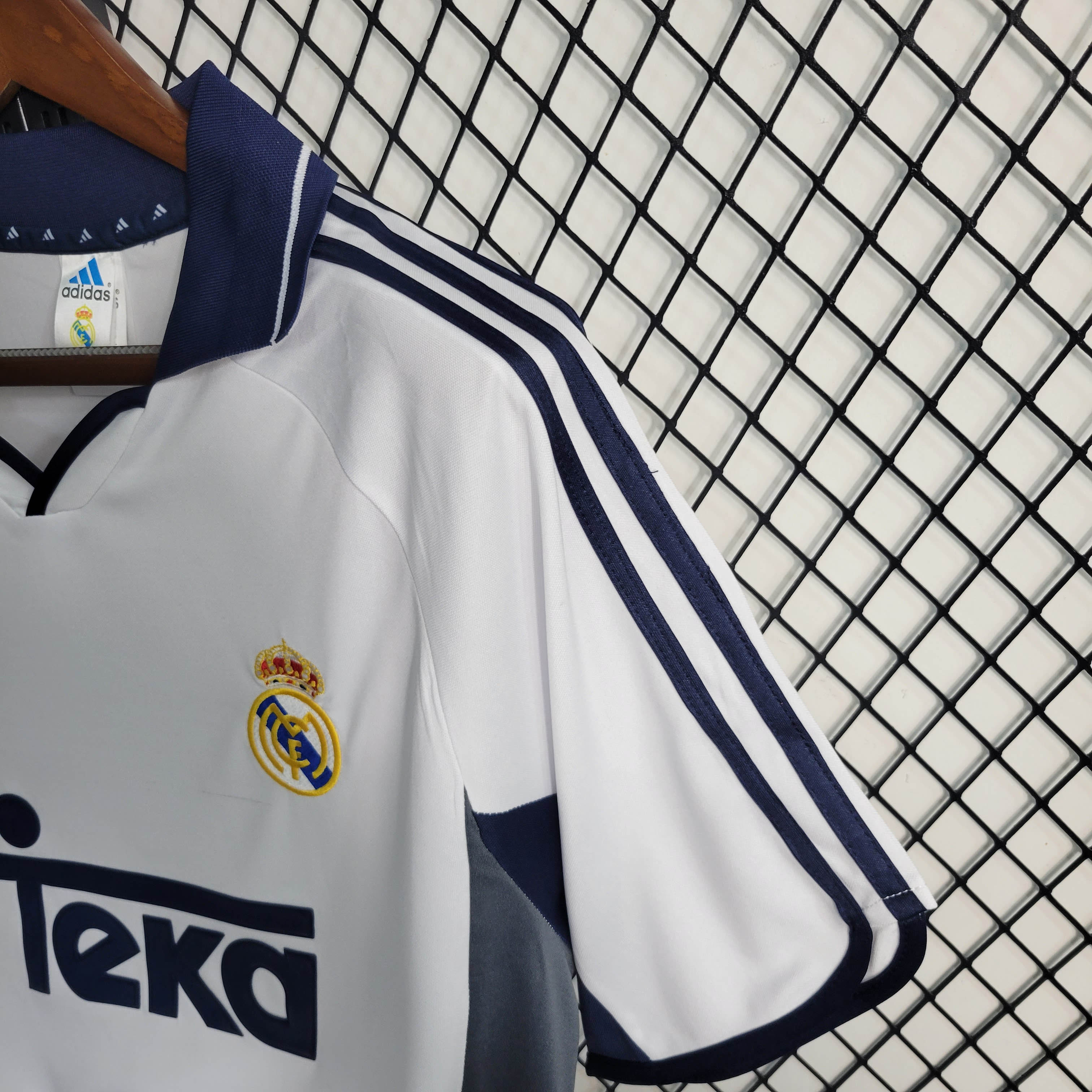 2000/2001 Retro Real Madrid Home Football Shirt