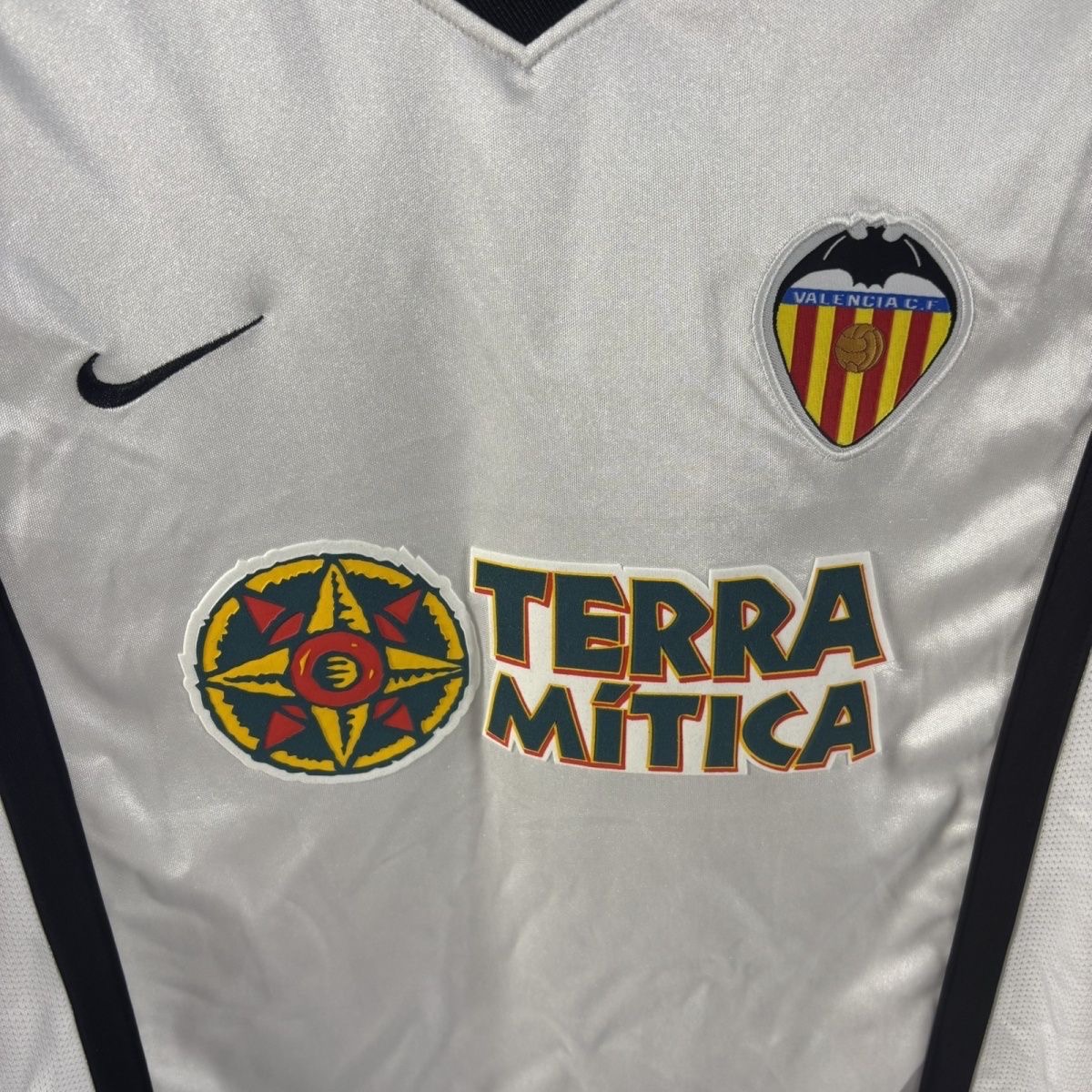 2000/2001 Retro Long Sleeve Valencia Home Football Shirt 1:1 Thai Quality