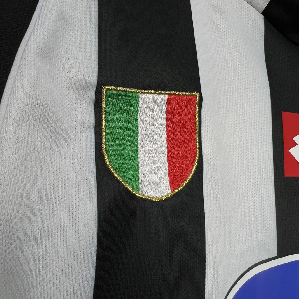 2002/2003 Retro Juventus Home Football Shirt