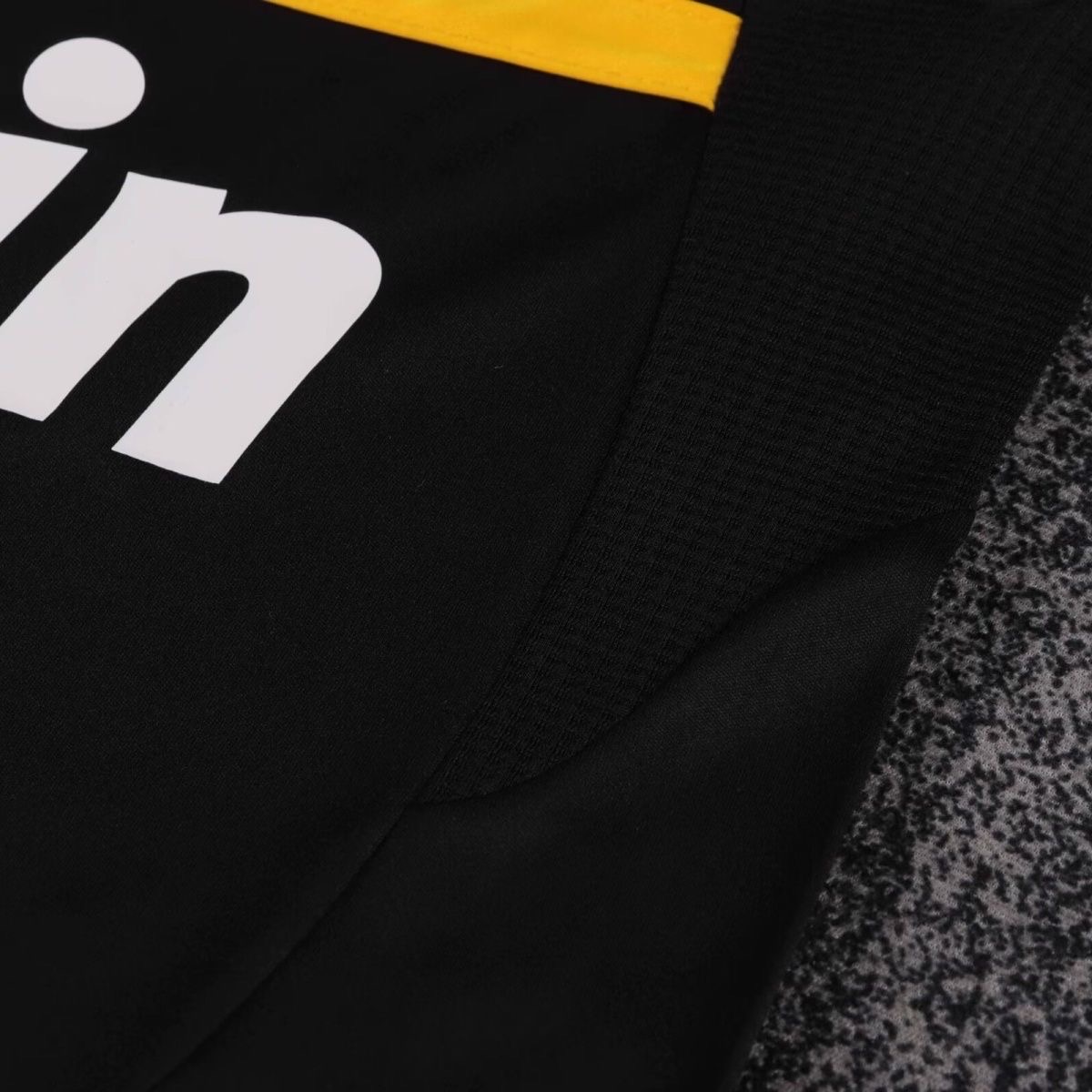 2011/2012 Retro Real Madrid GoalkeepelFootball shirt Kids Size 1:1 Thai Quality