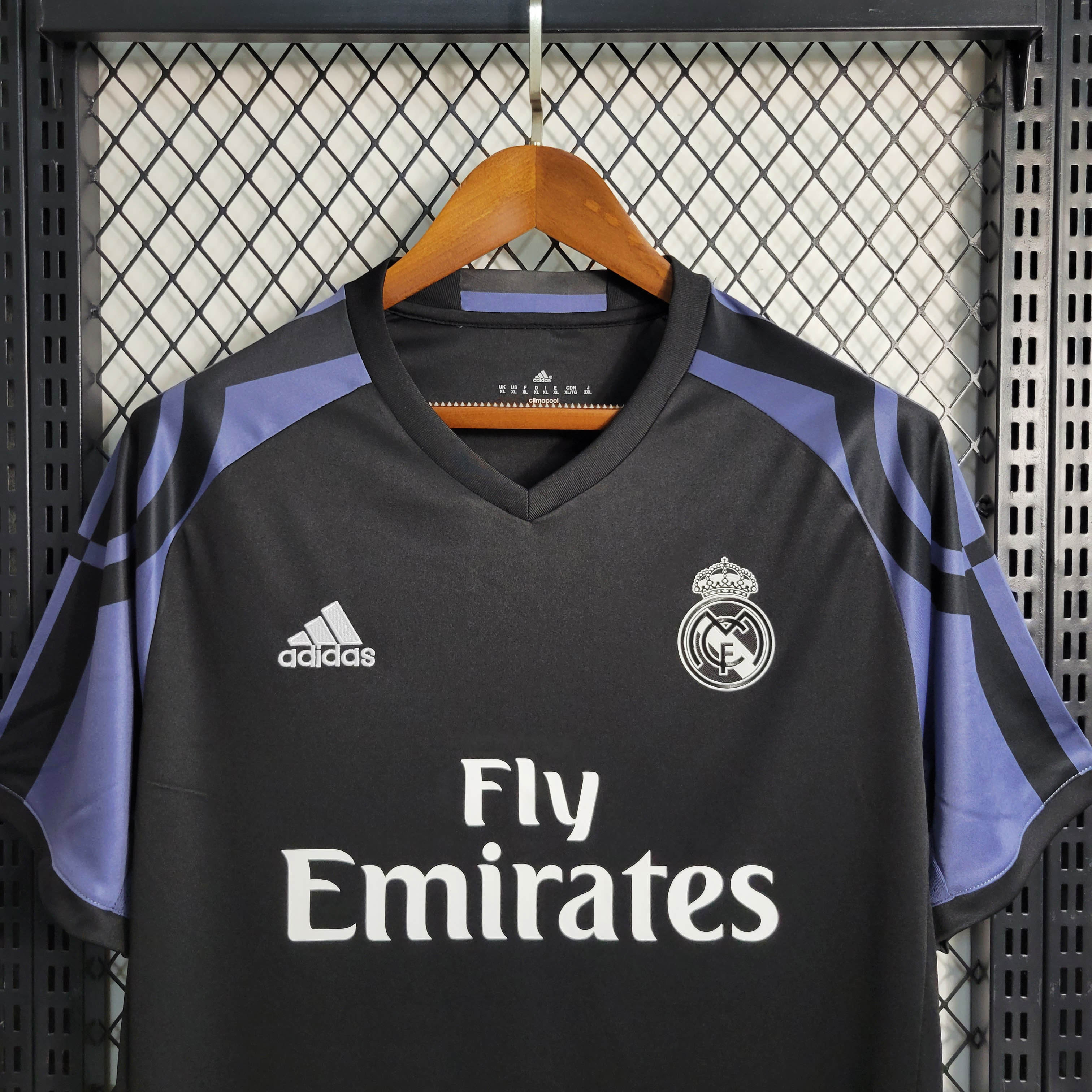 2016/2017 Retro Real Madrid Third Away Football Shirt