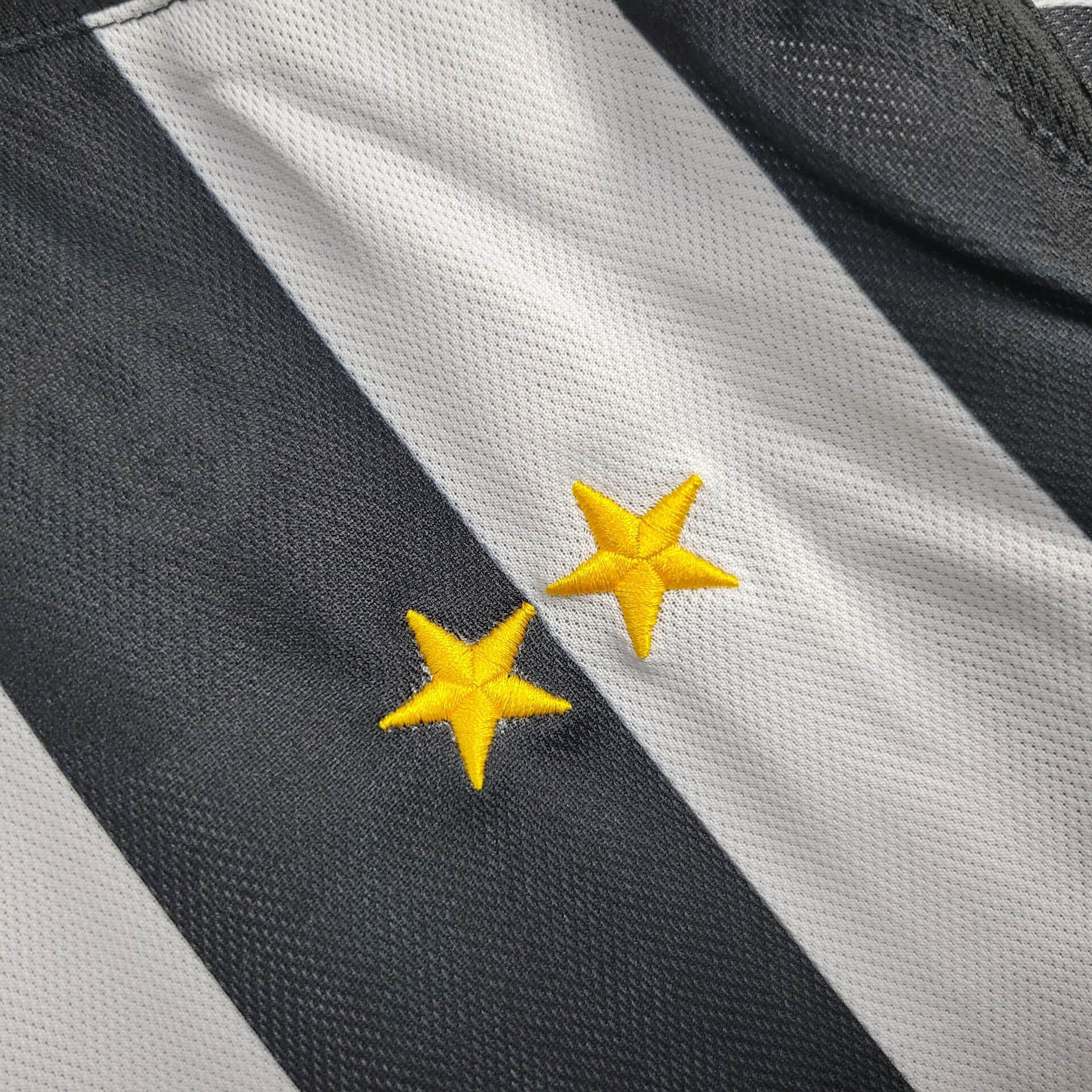 2005/2006 Retro Juventus Home Football Shirt