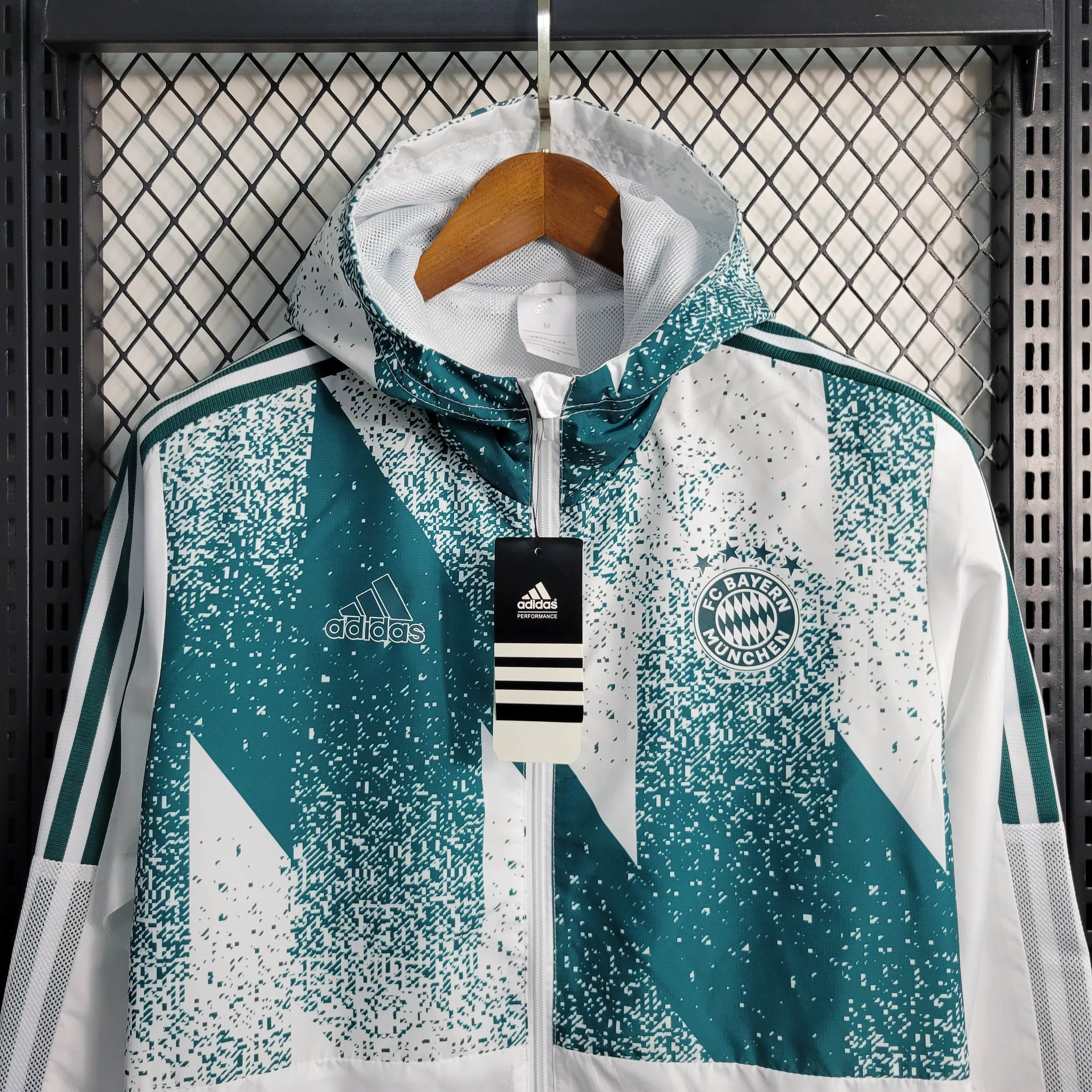 2023/2024 Bayern Munchen Windbreaker(White-Green)Football Shirt