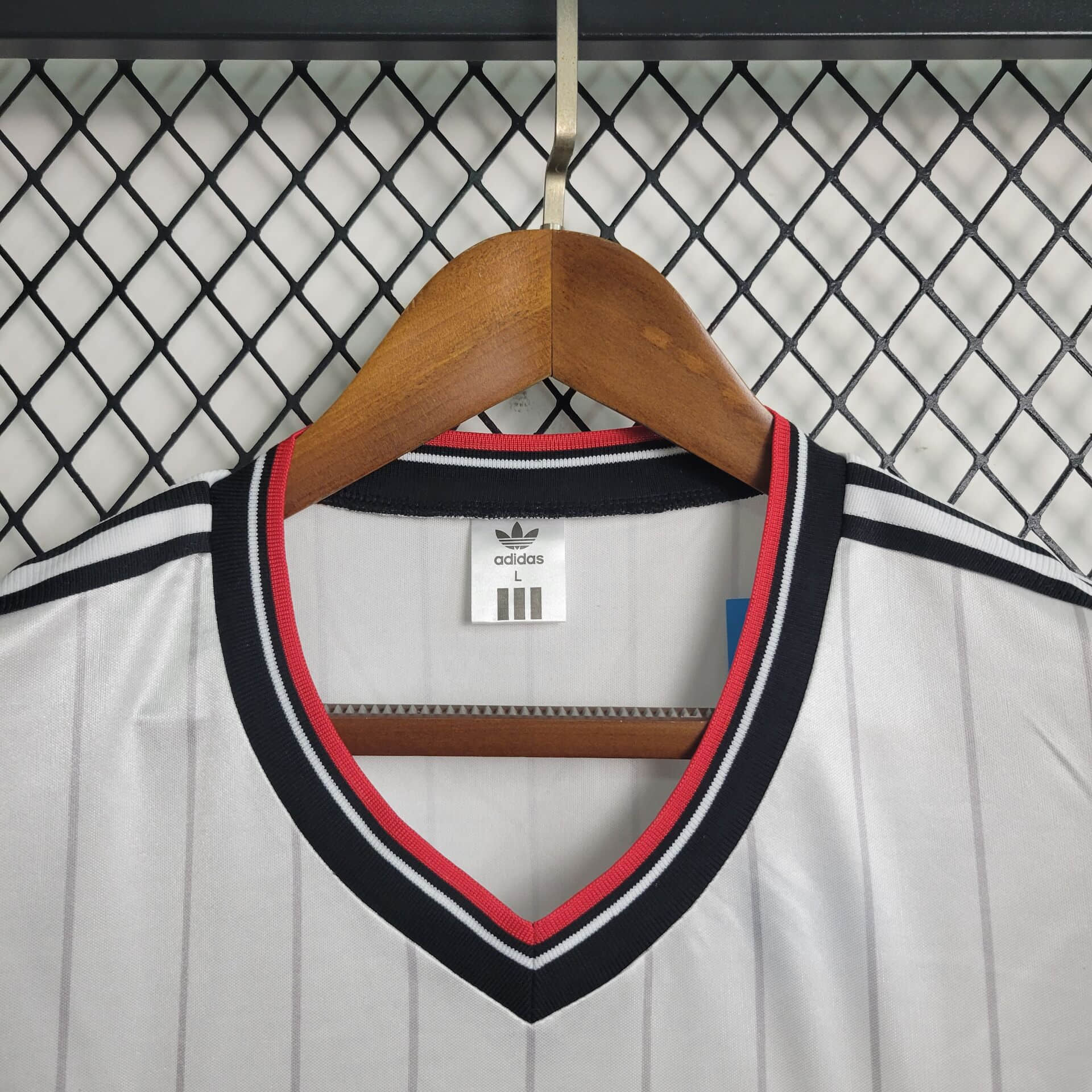 1983 Retro Manchester United Away Football Shirt