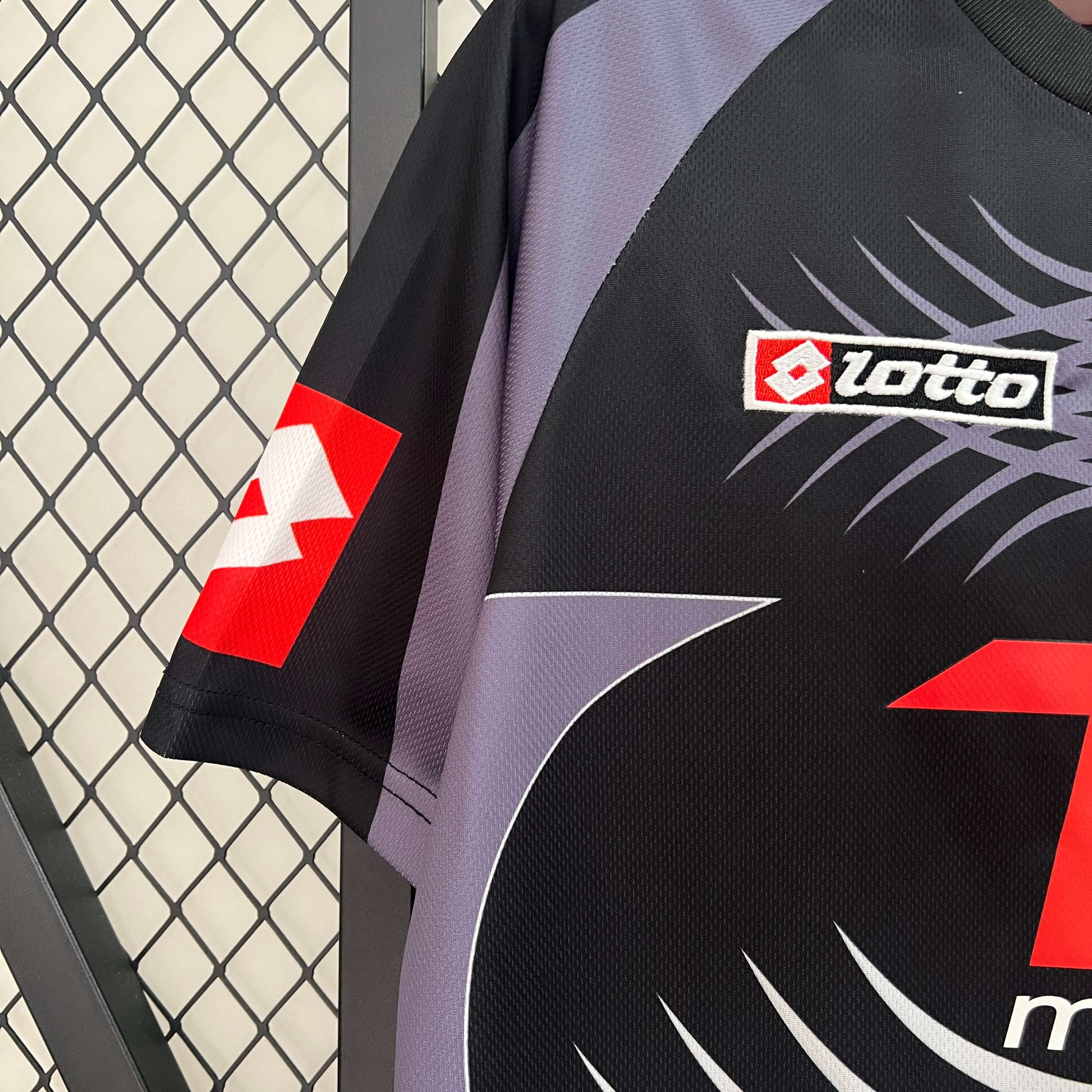 2001/2002 Retro Juventus Goalkeeper Football Shirt