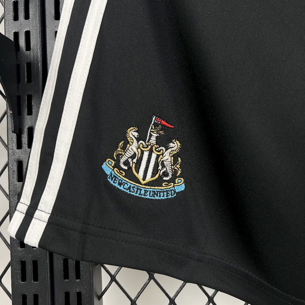 2025/2026 Newcastle United HomeShorts 1:1 Thai Quality