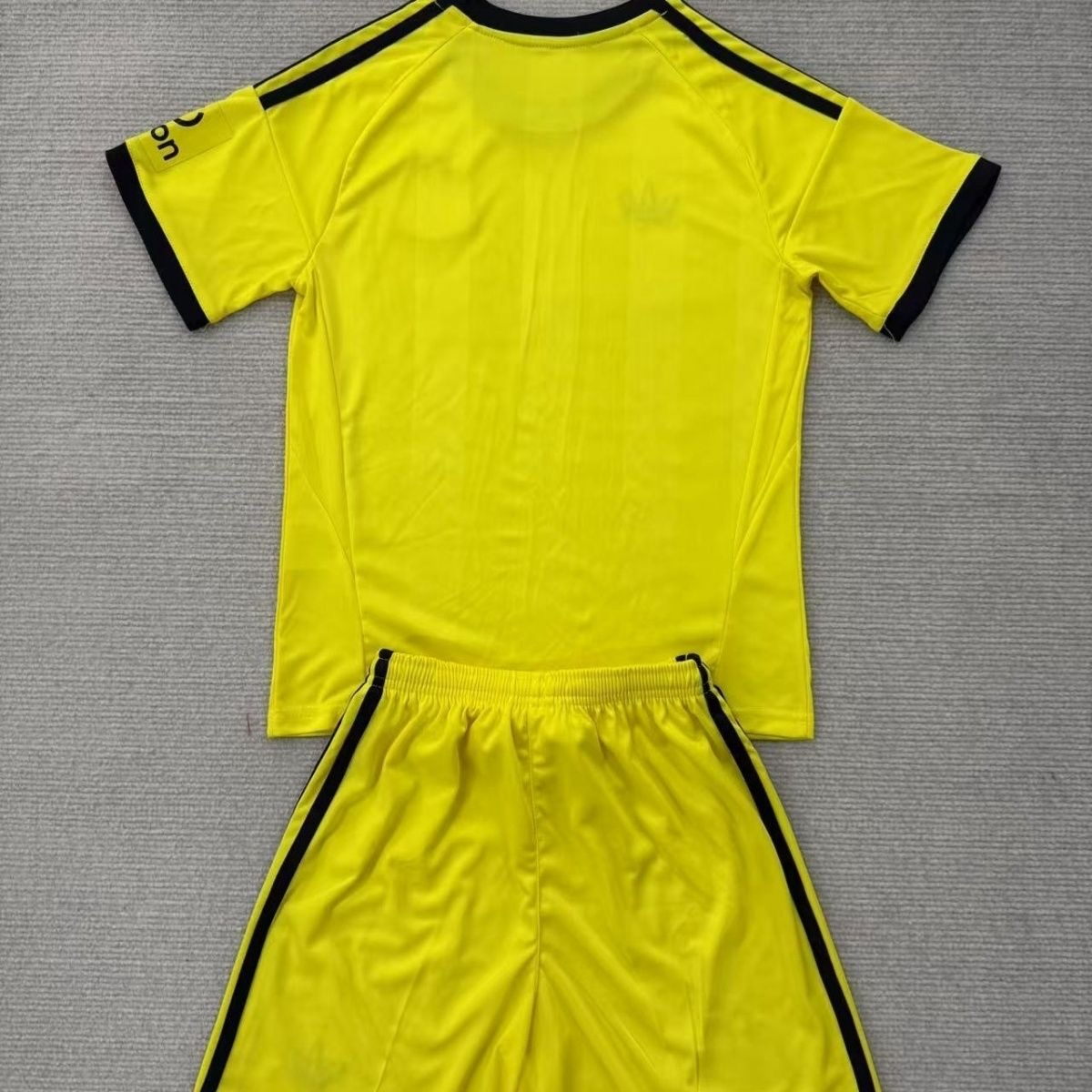 2025/2026 Newcastle United Goalkeeper Football Shirt Kids Size 1:1 Thai Quality