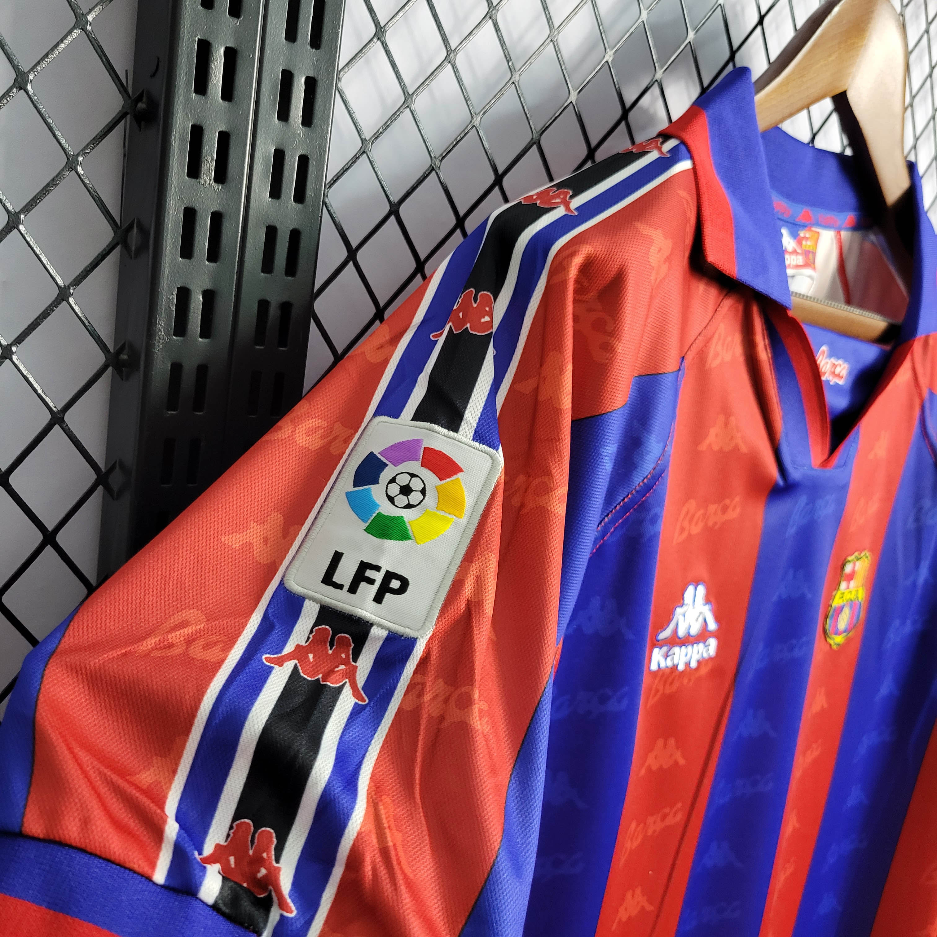 1995/1997 Retro Barcelona Home Football Shirt