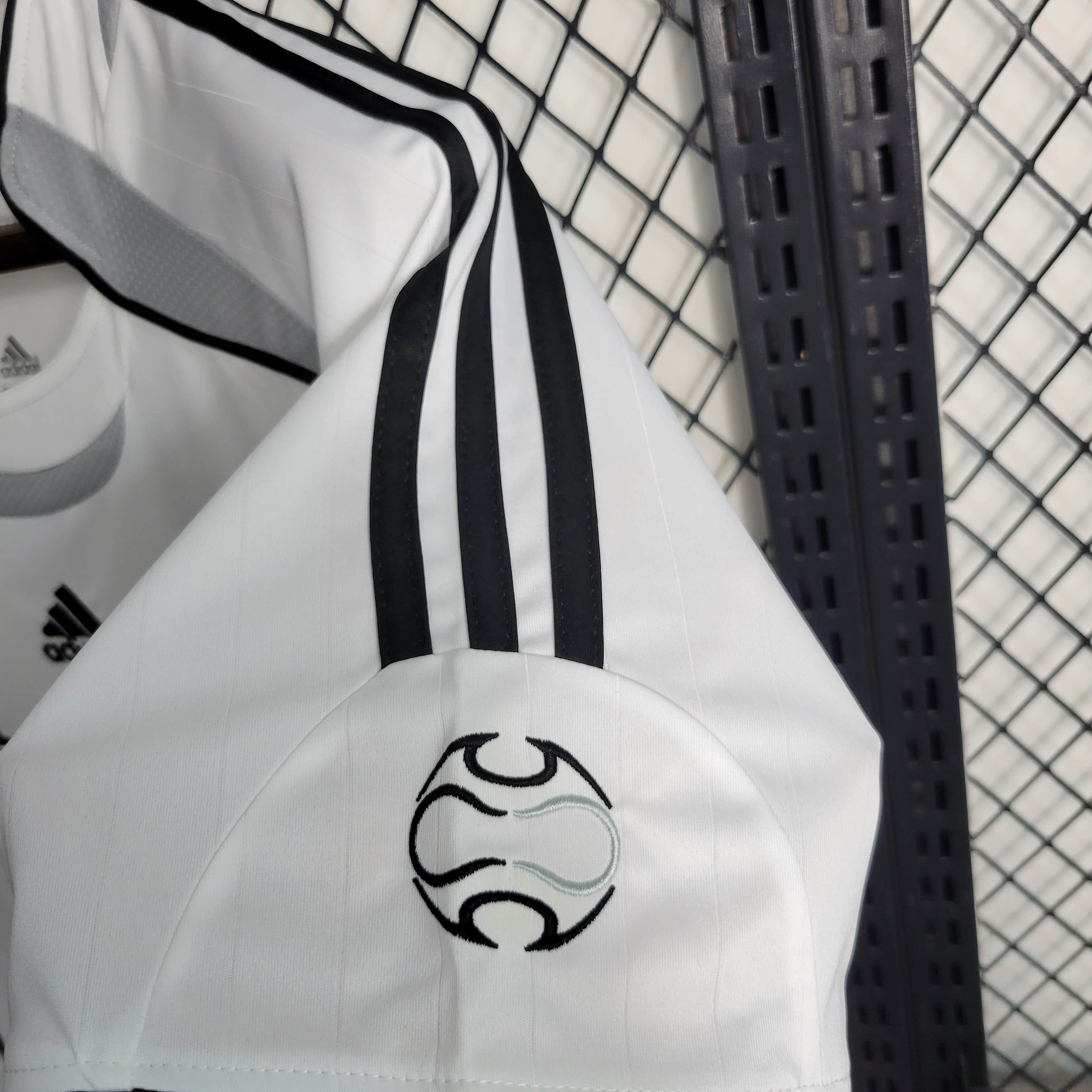 2006/2007 Retro Real Madrid Home Football Shirt