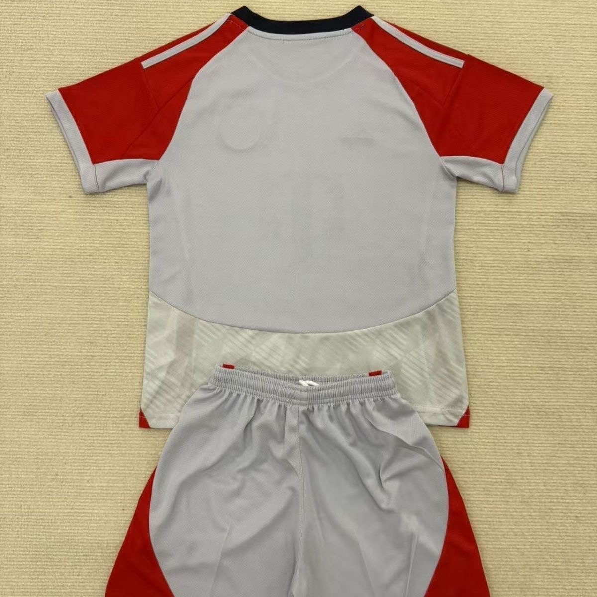 2025/2026 Bayern Munchen Conceptversion Football Shirt kids Size