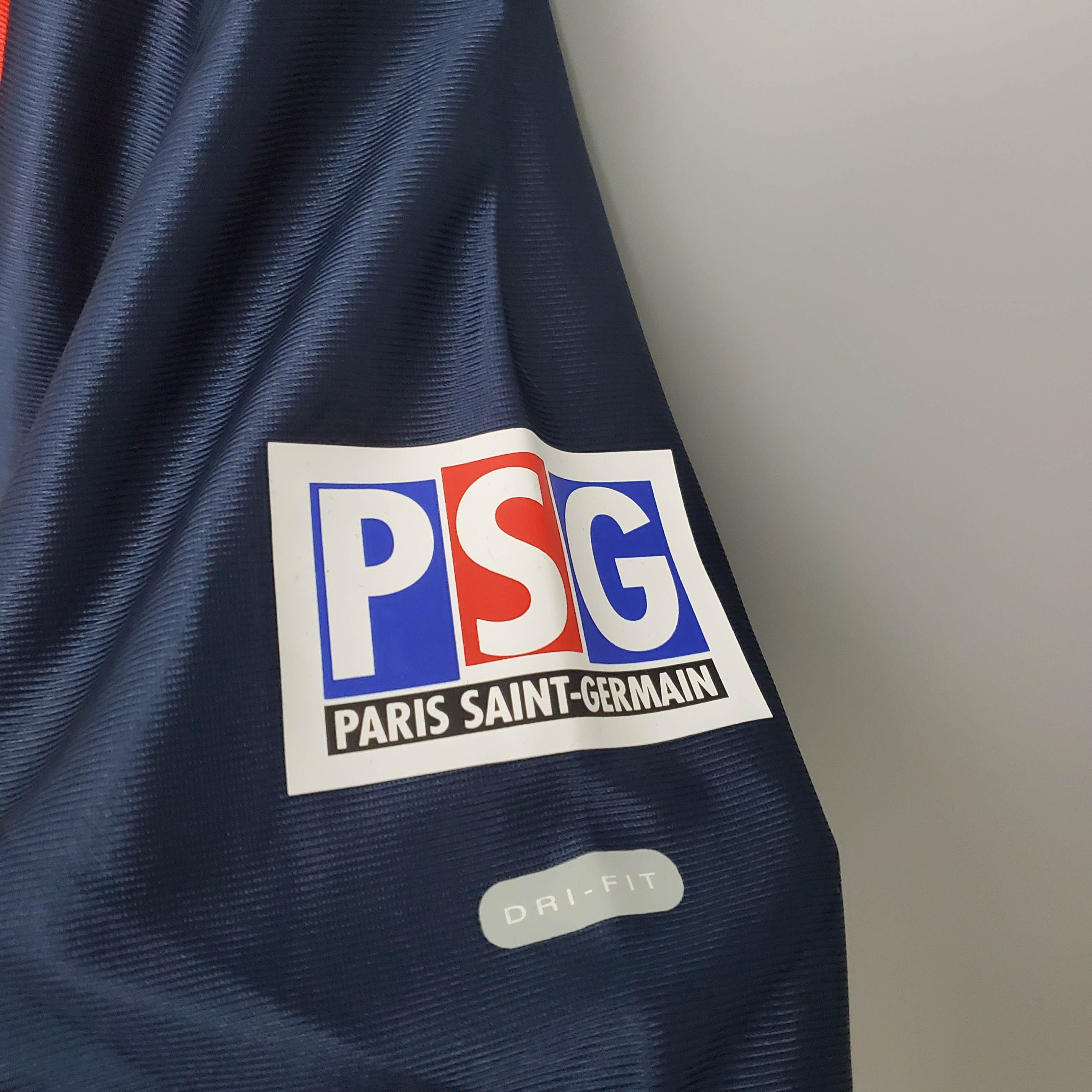 2001/2002 Retro Paris Saint-Germain Home Football Shirt