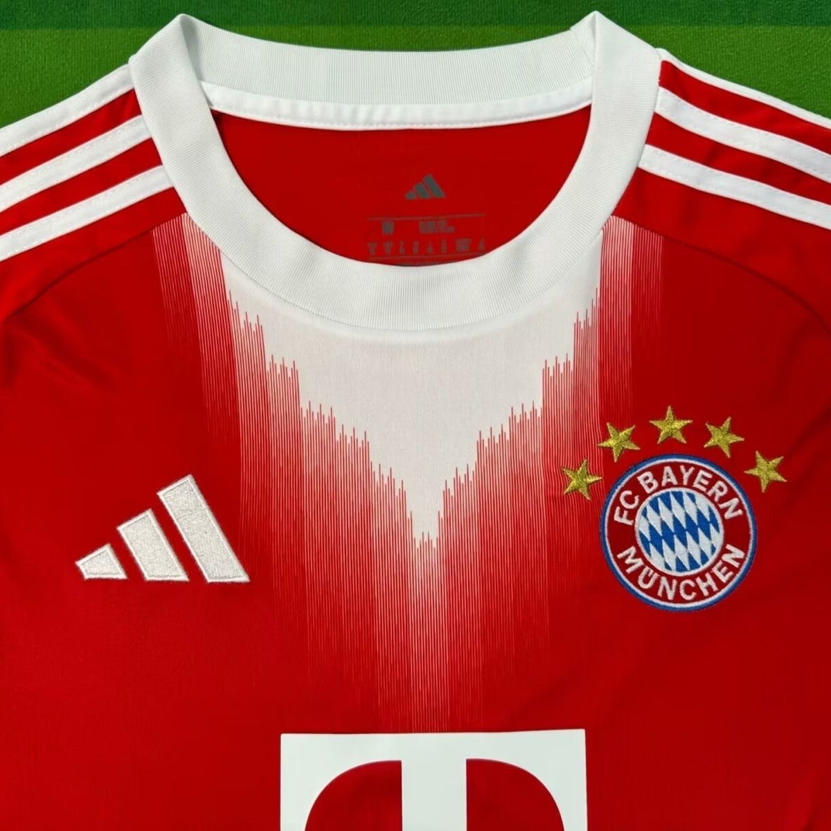 2025/2026 Bayern Munchen HomeFootball shirt 1:1 Thai Quality