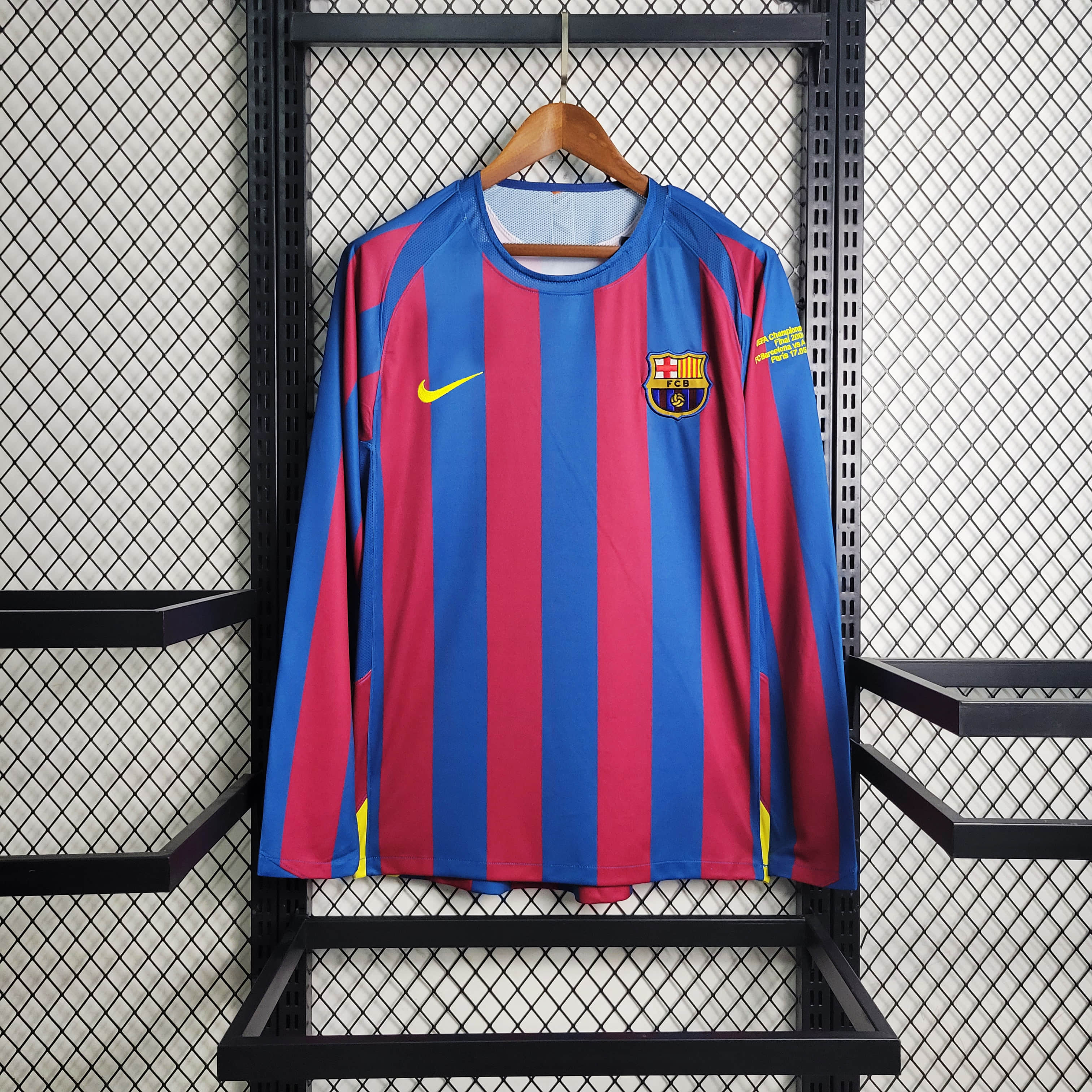 2005/2006 Retro Long Sleeve Barcelona Home Champions League Final Football Shirt