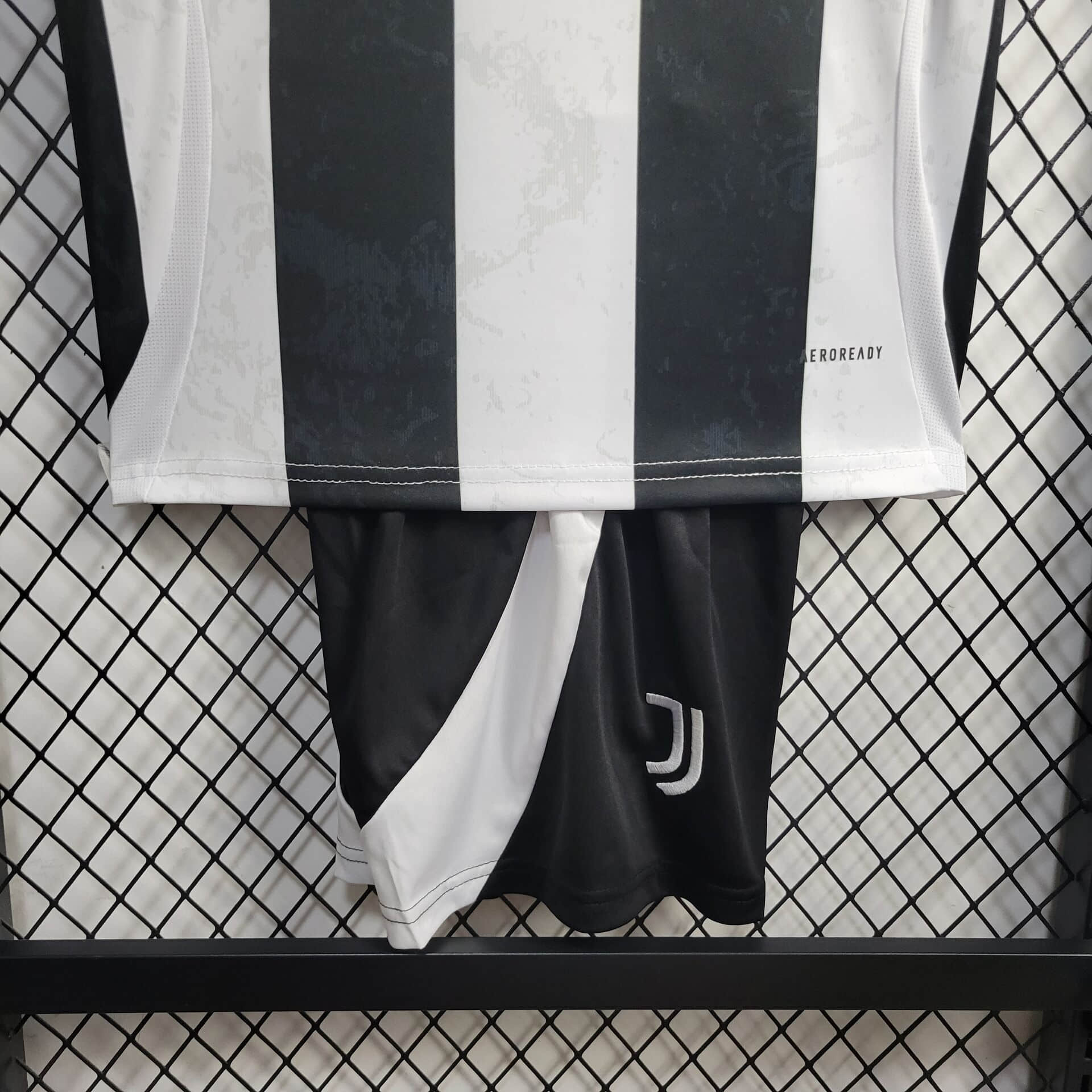 2024/2025 Juventus Home Football Shirt Kids Size