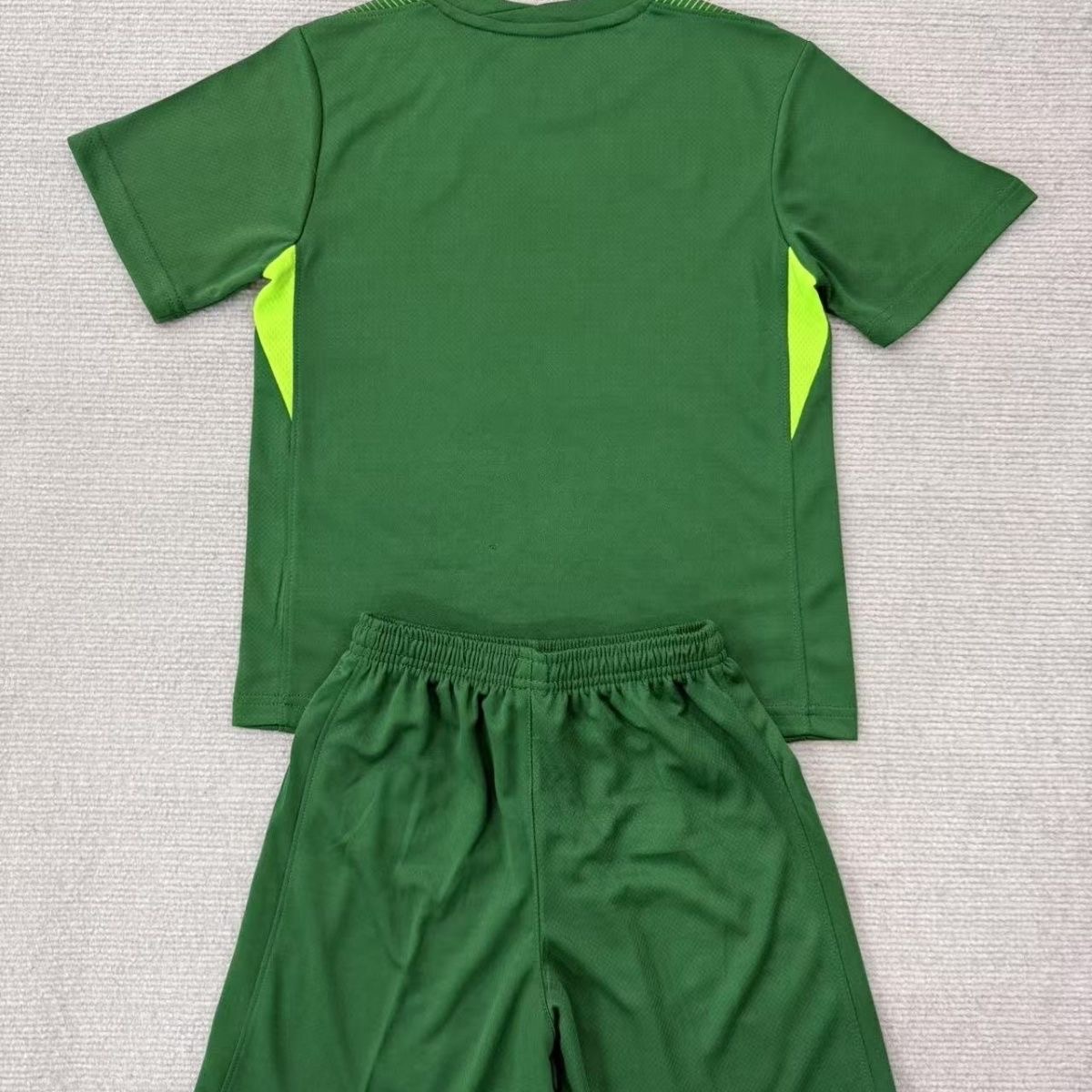 2025/2026 Paris Saint-Germain Goalkeeper Football Shirt