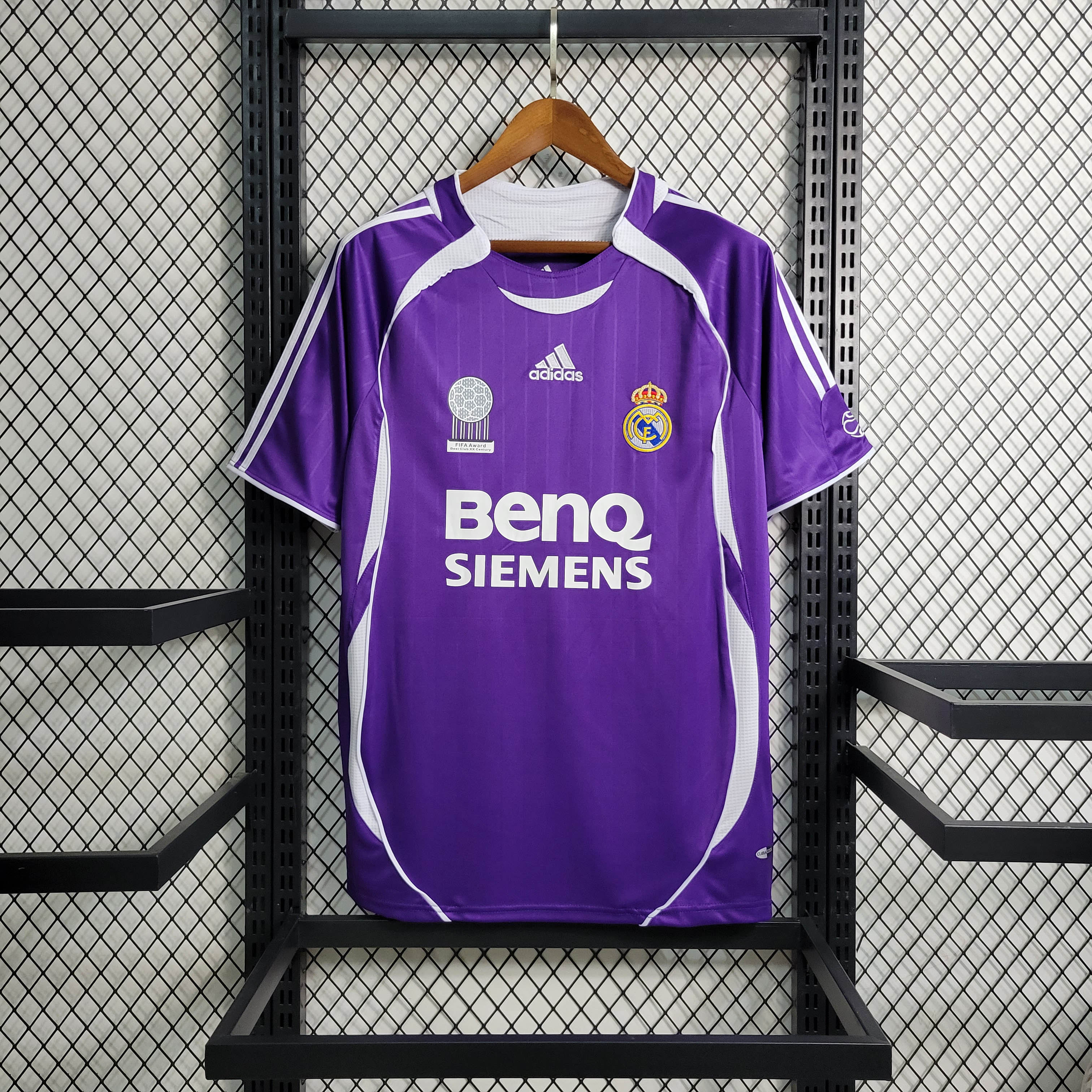 2006/2007 Retro Real Madrid Third Away Purple Football Shirt