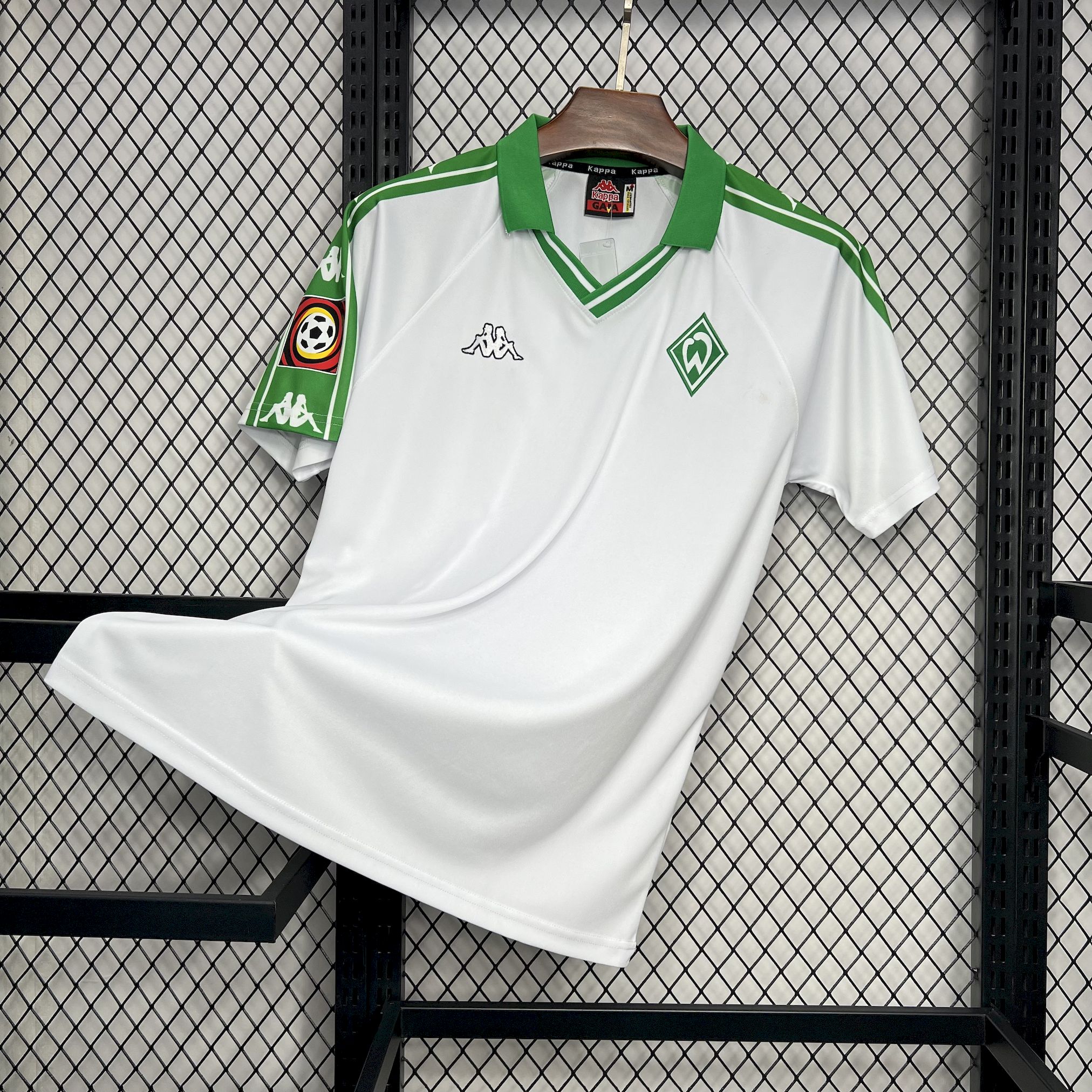 2001/2002 Werder Bremen Away Football Shirt