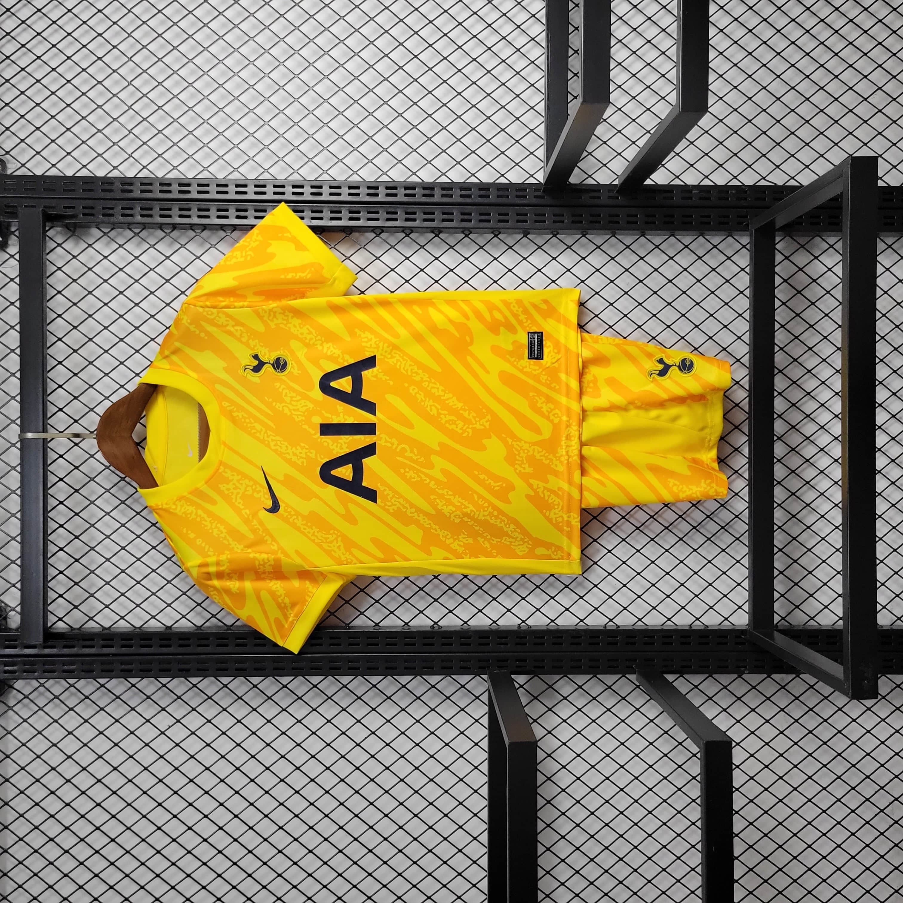 2024/2025 Tottenham Hotspur Goalkeeper Football Shirt Kids Size