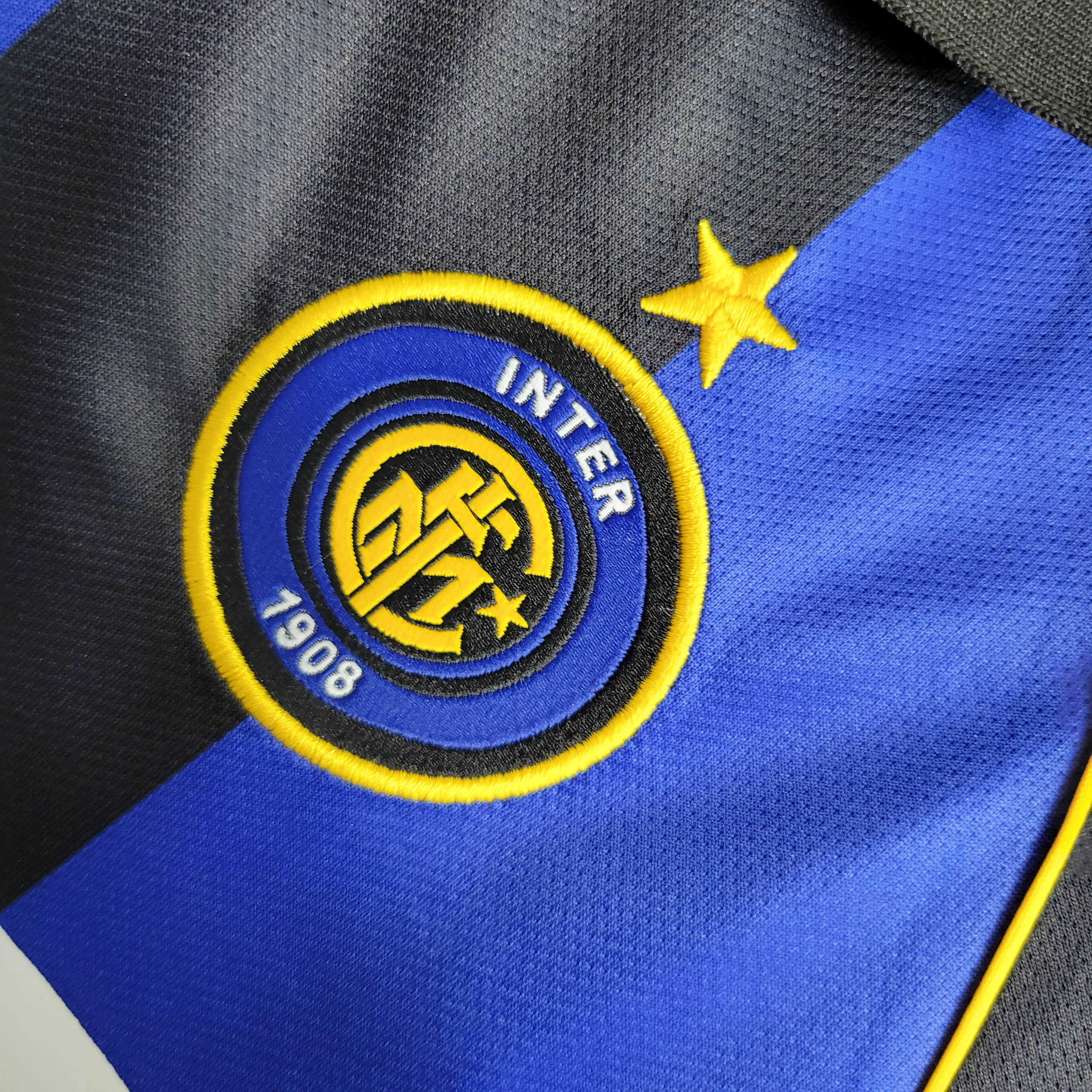 2001/2002 Retro Inter Milan Home Football Shirt