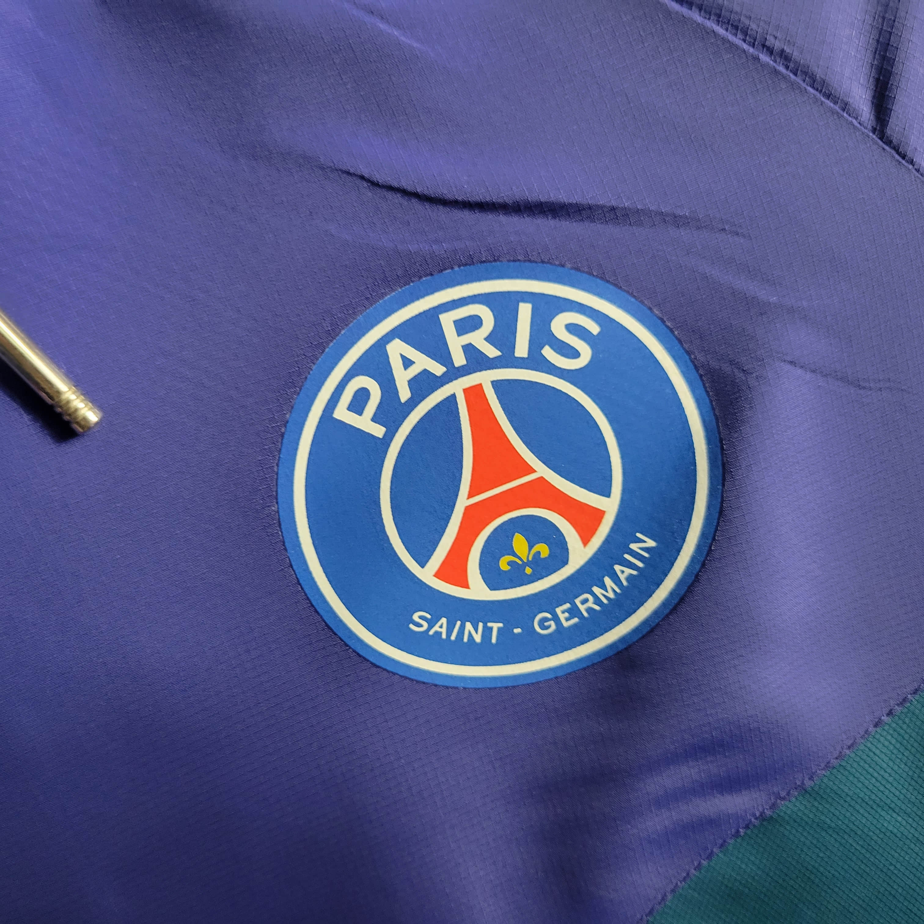 2023/2024 Paris Saint-Germain Windbreaker Football Shirt