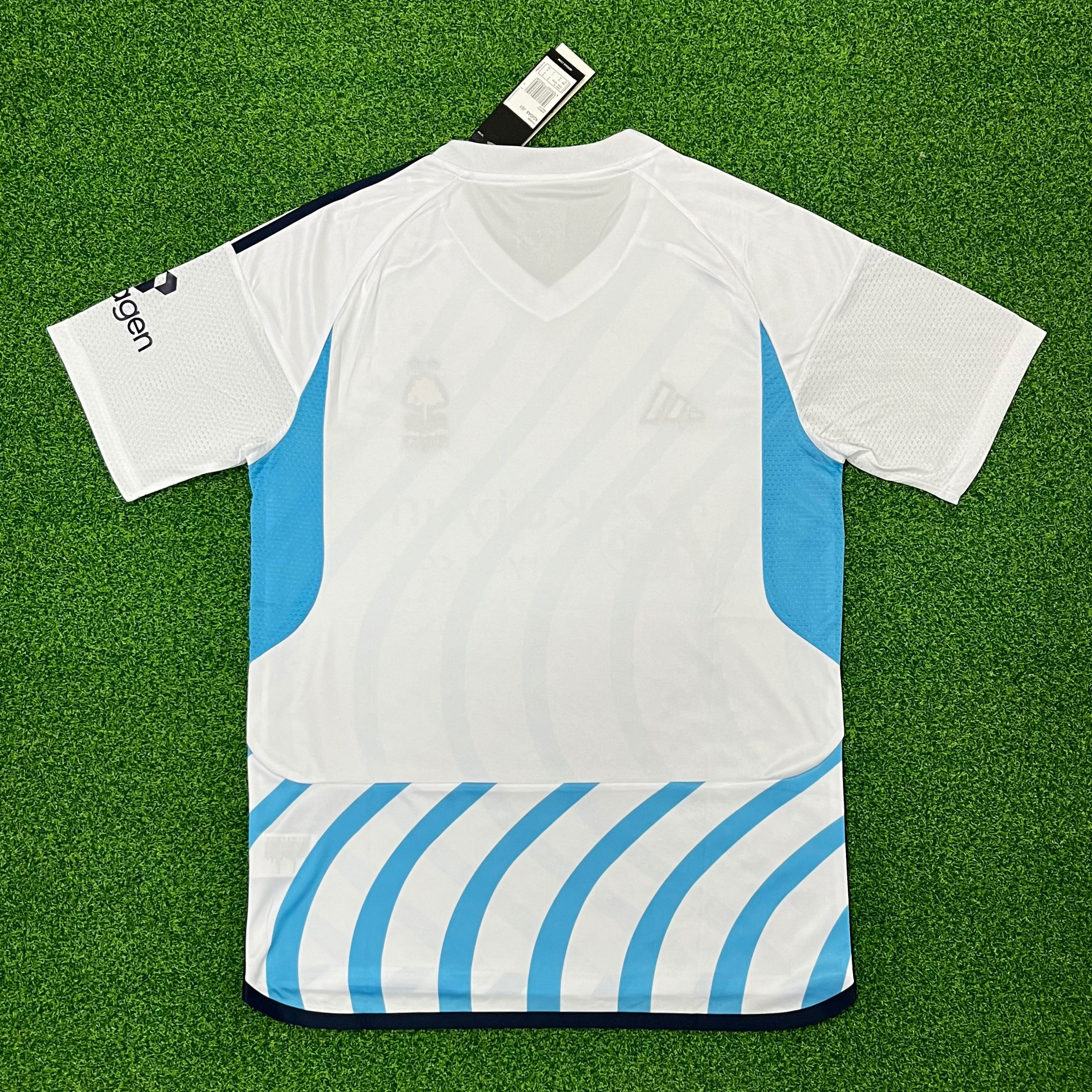 2023/2024 Nottingham Forest Away Football Shirt