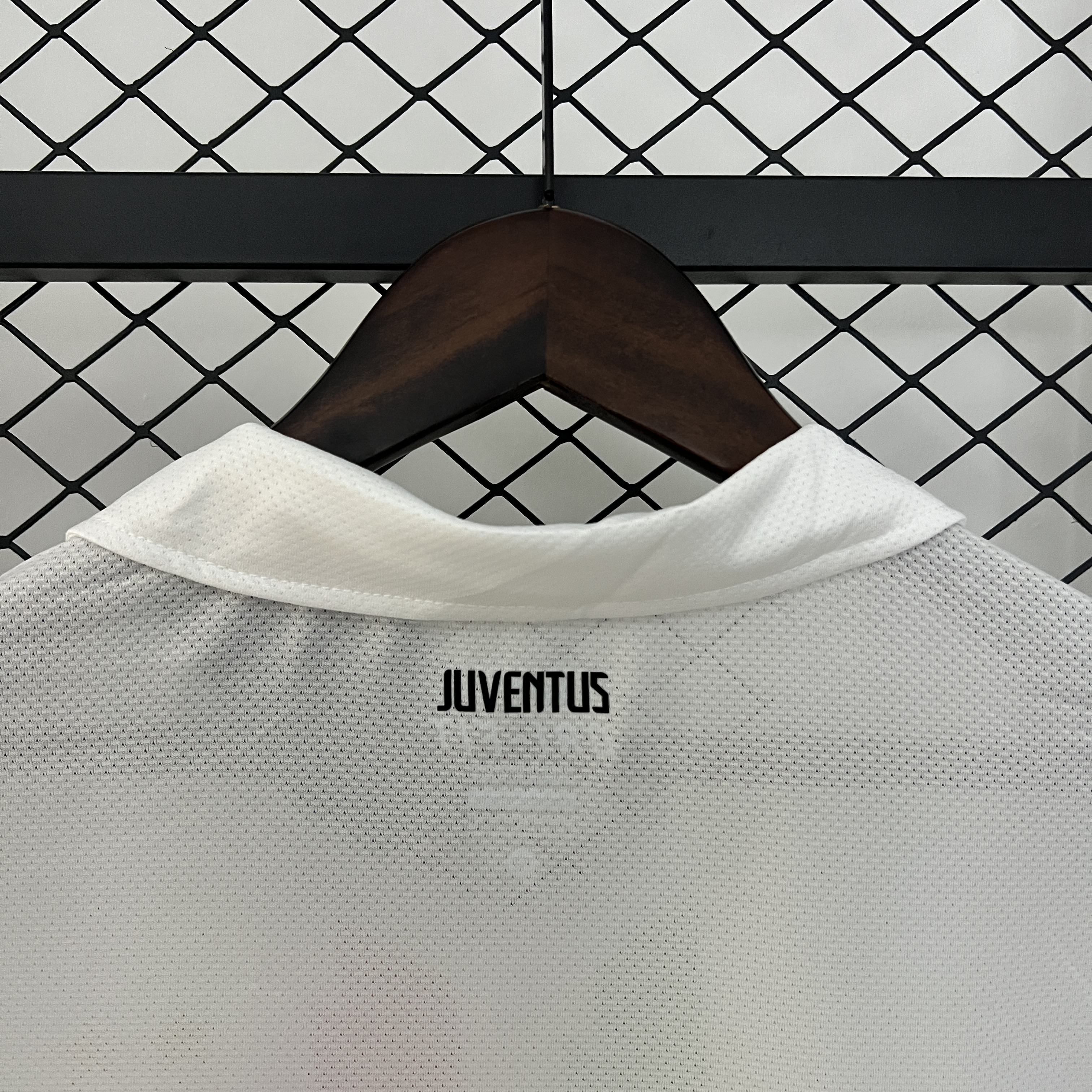 2010/2011 Retro Juventus Away FootballShirt 1:1 Thai Quality!